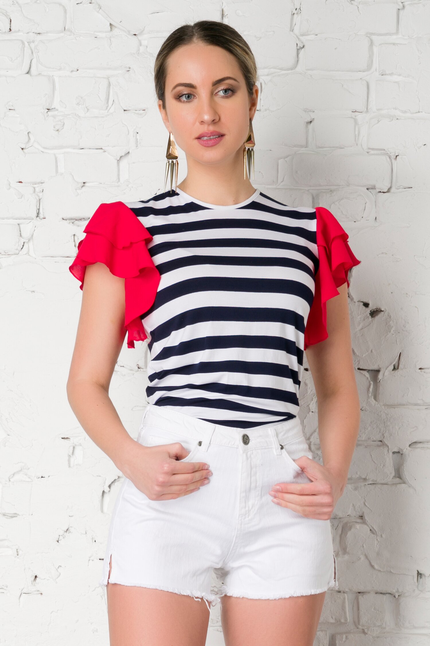 Bluza LaDonna cu dungi bleumarin si volane la maneci