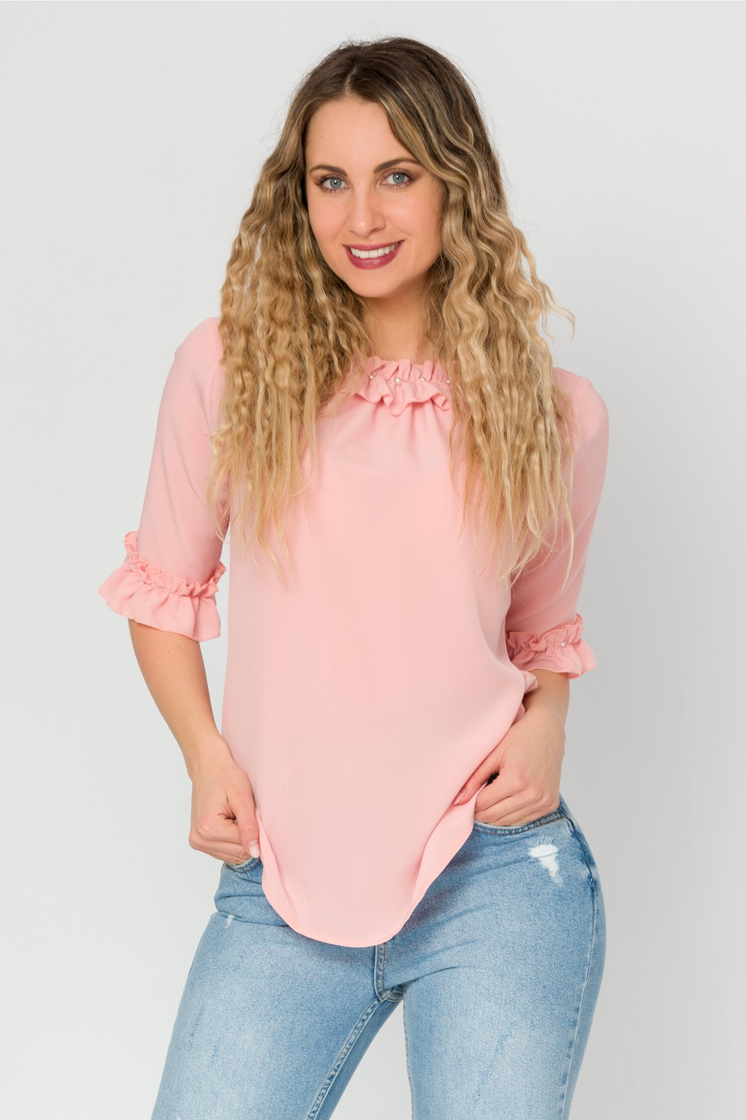 Bluza LaDonna roz cu volanase si perlute