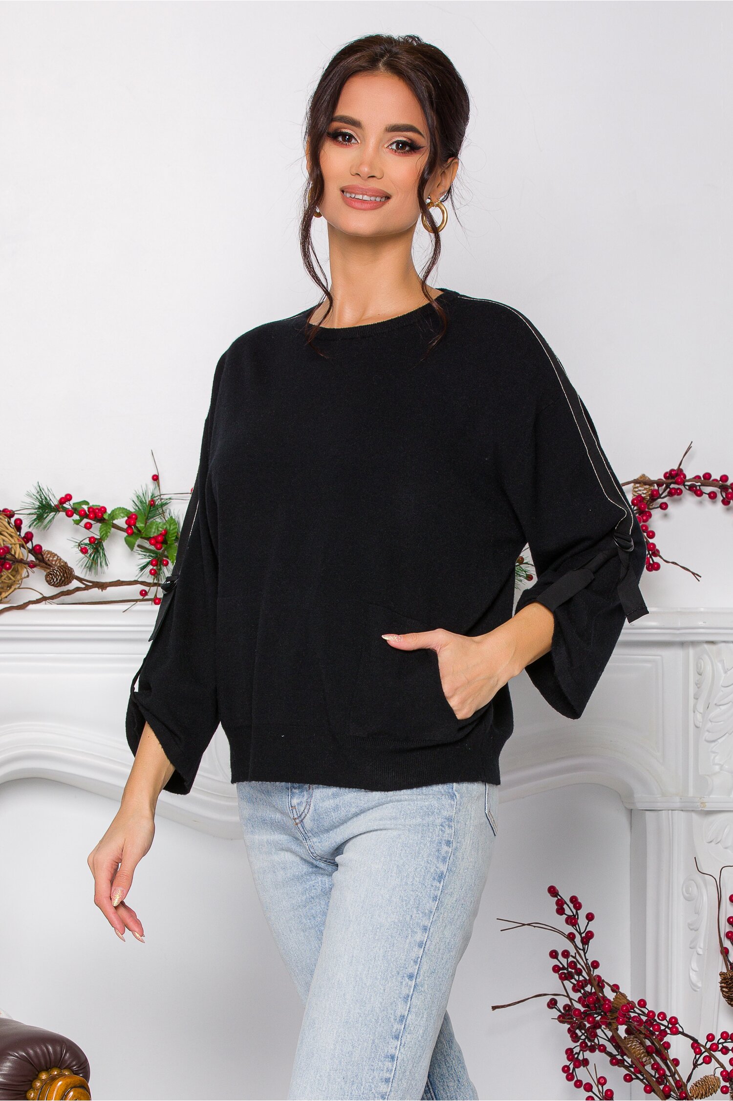 Bluza Pami neagra lejera cu banda discreta pe maneci