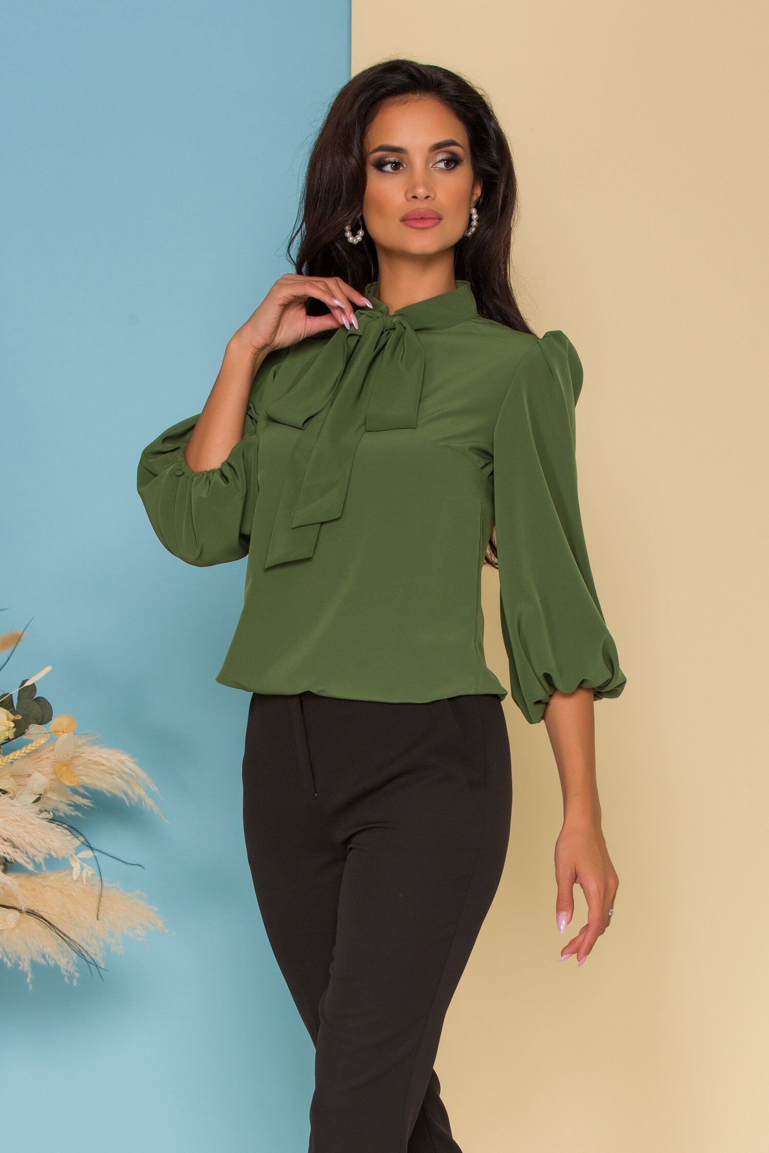 Bluza vaporoasa LaDonna verde olive cu guler tip esarfa
