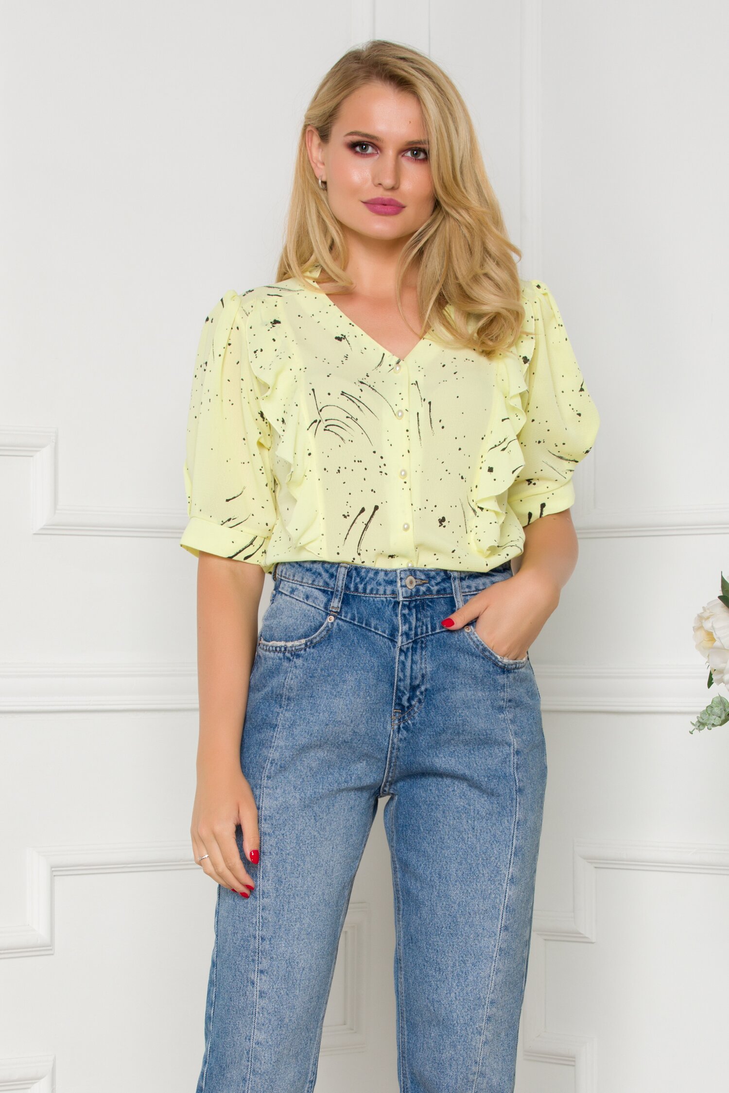 Camasa Alina galbena paint splatter accesorizata cu volane