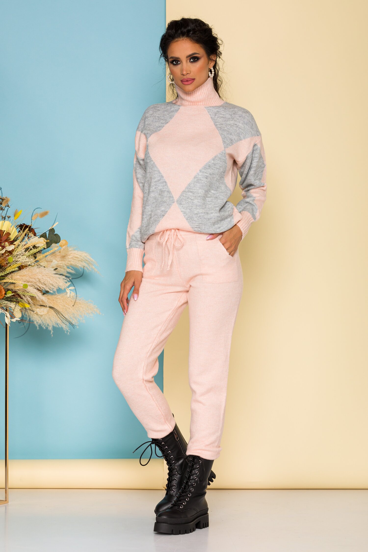 Compleu roz casual tricotat din doua piese cu maleta si pantaloni