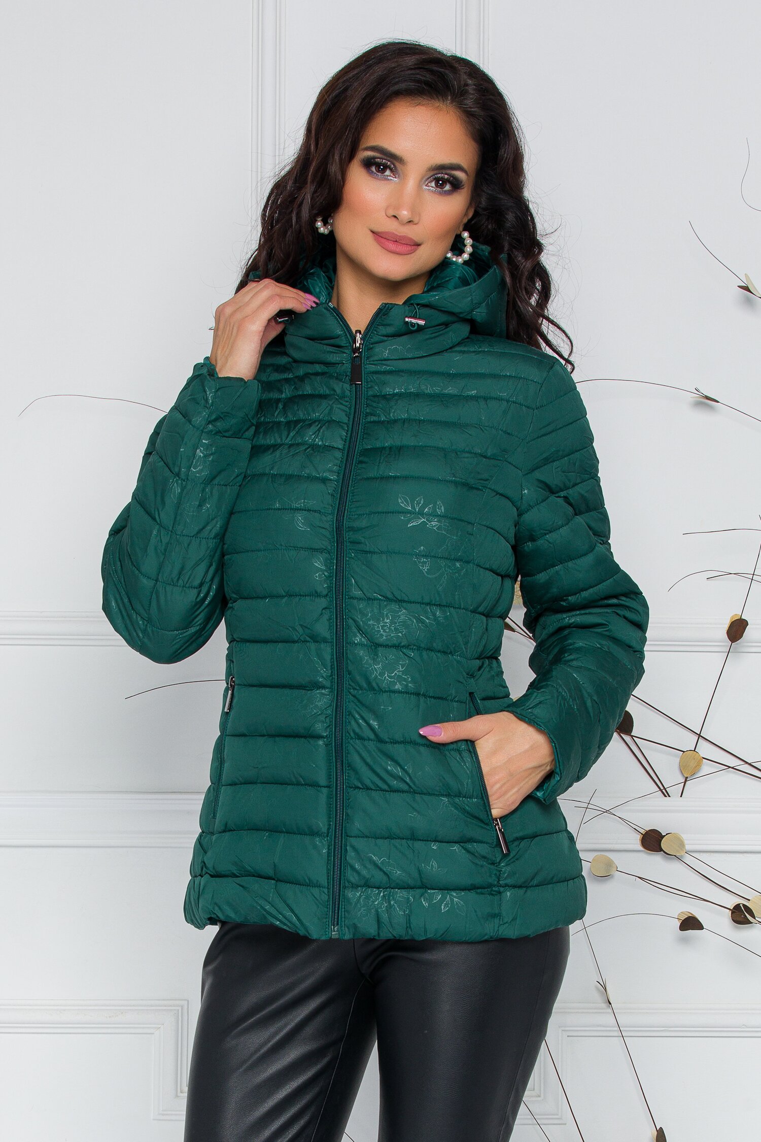 Geaca Belinda verde cu imprimeuri discrete florale