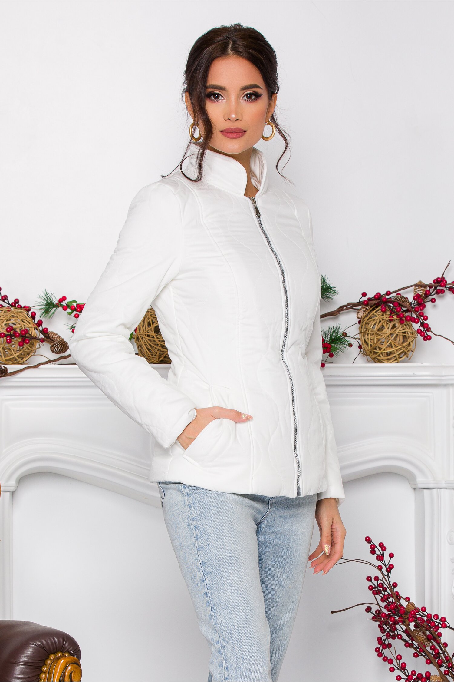 Geaca Ella Collection Loly alba cu guler tip tunica