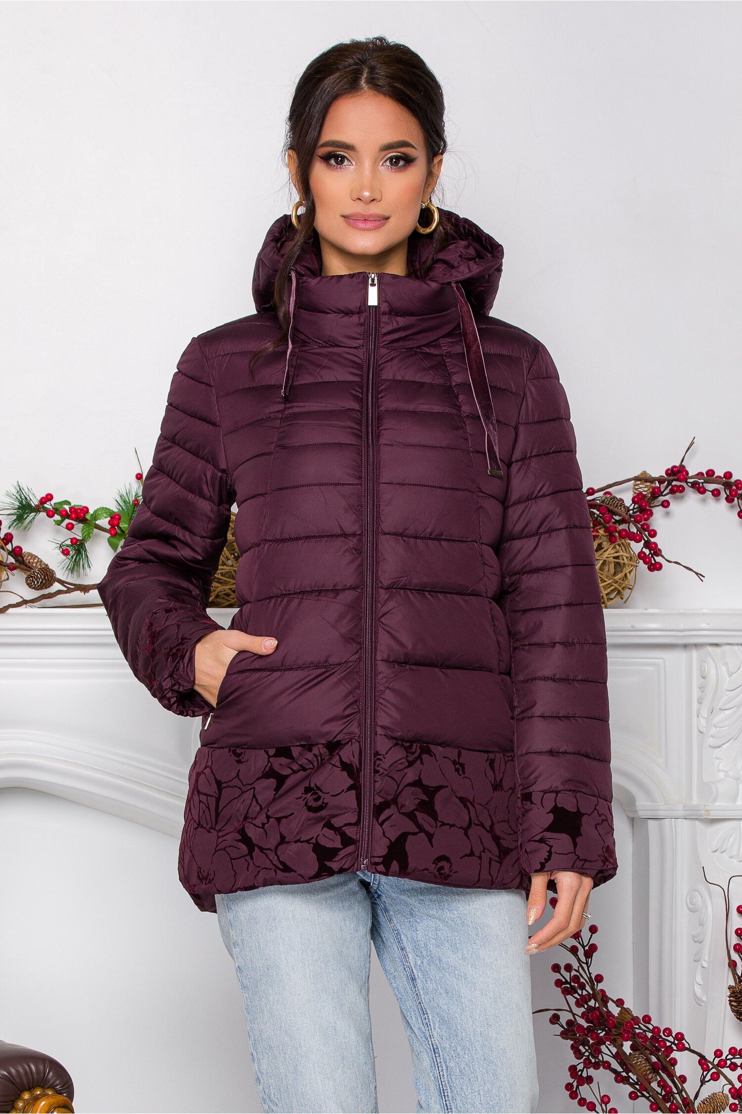 Geaca Patty bordo cu detalii catifelate la baza