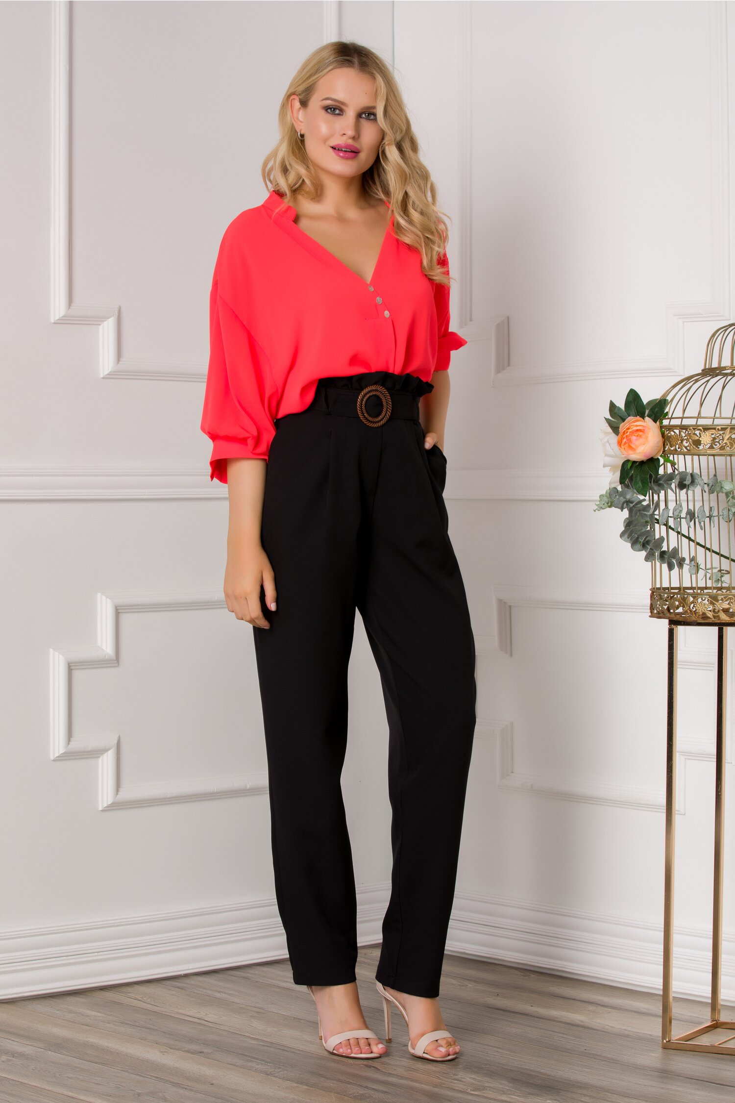 Pantaloni Alia negri cu incretitura la talie