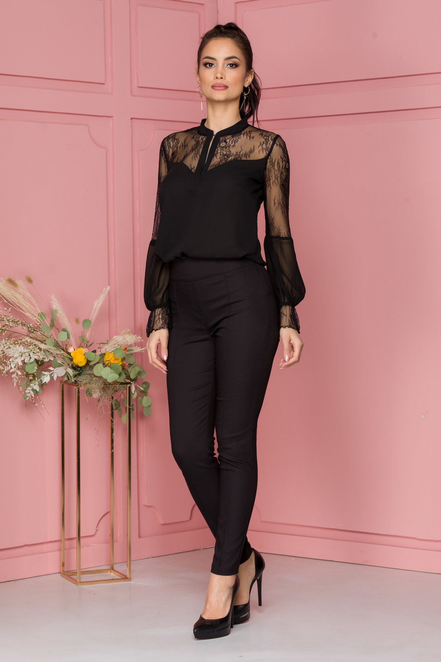 Pantaloni Fofy office negrii cu design cu dunga