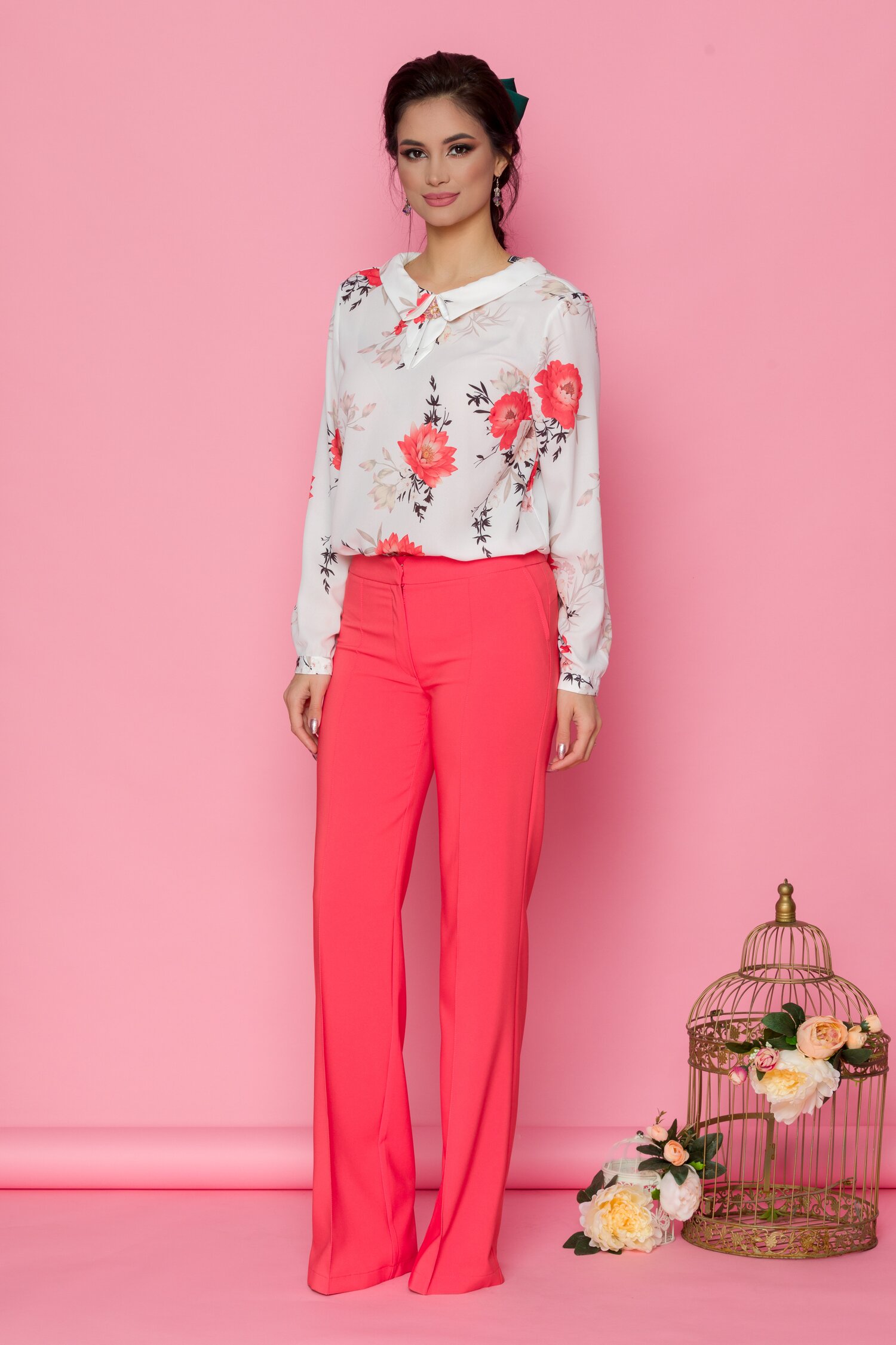 Pantaloni LaDonna corai cu design evazat