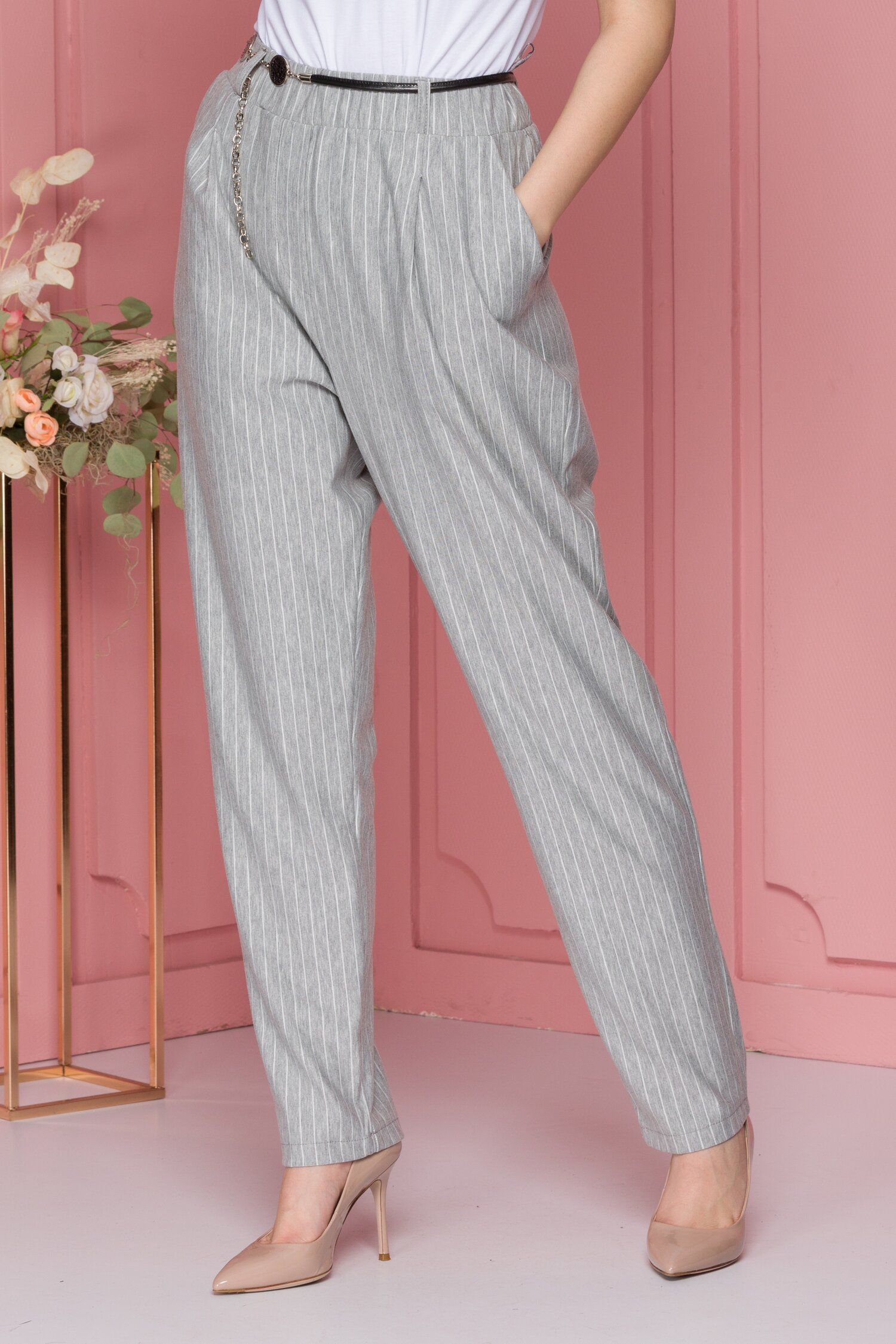 Pantaloni Maria lejeri gri cu dungi