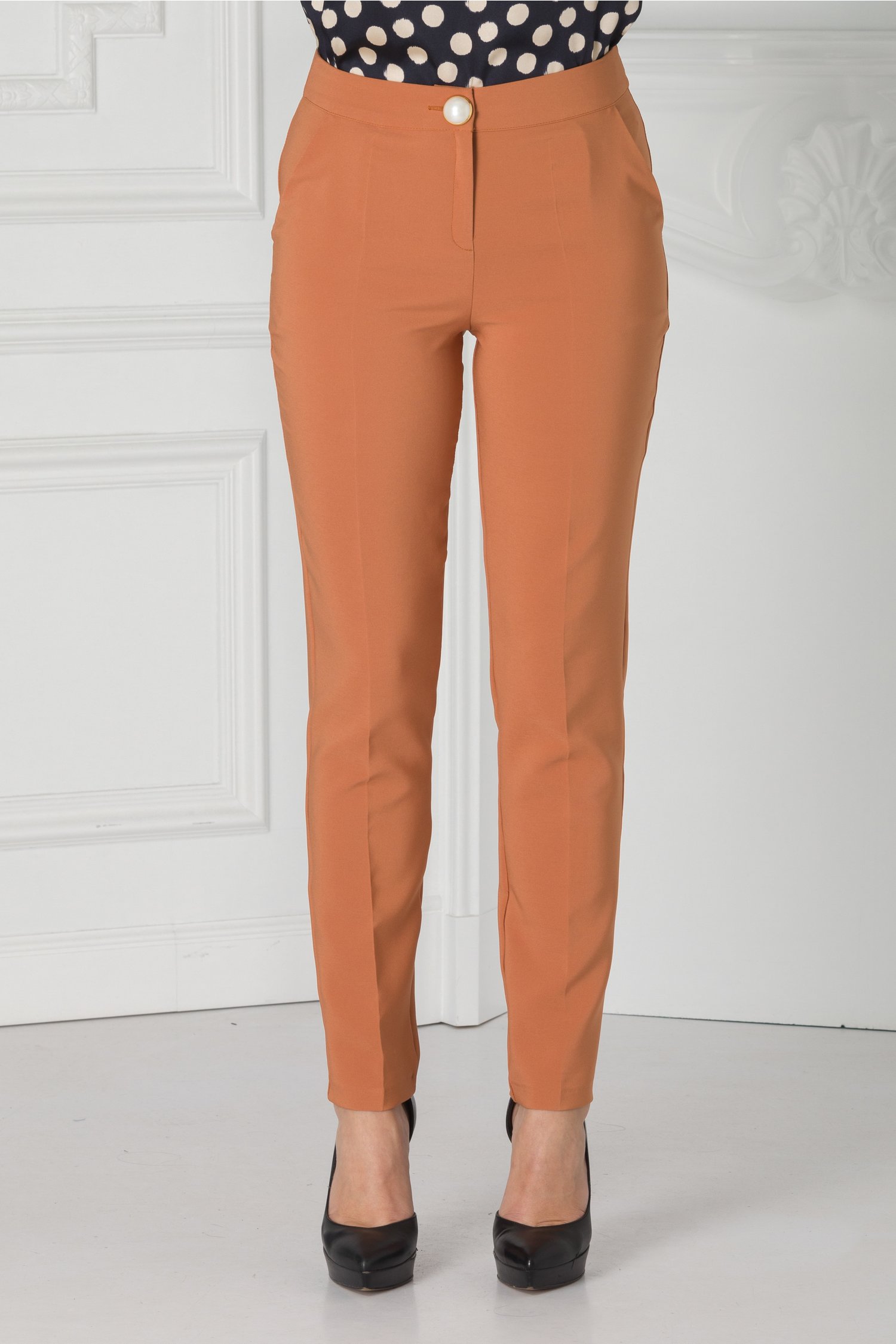 Pantaloni office caramiziu cu dunga