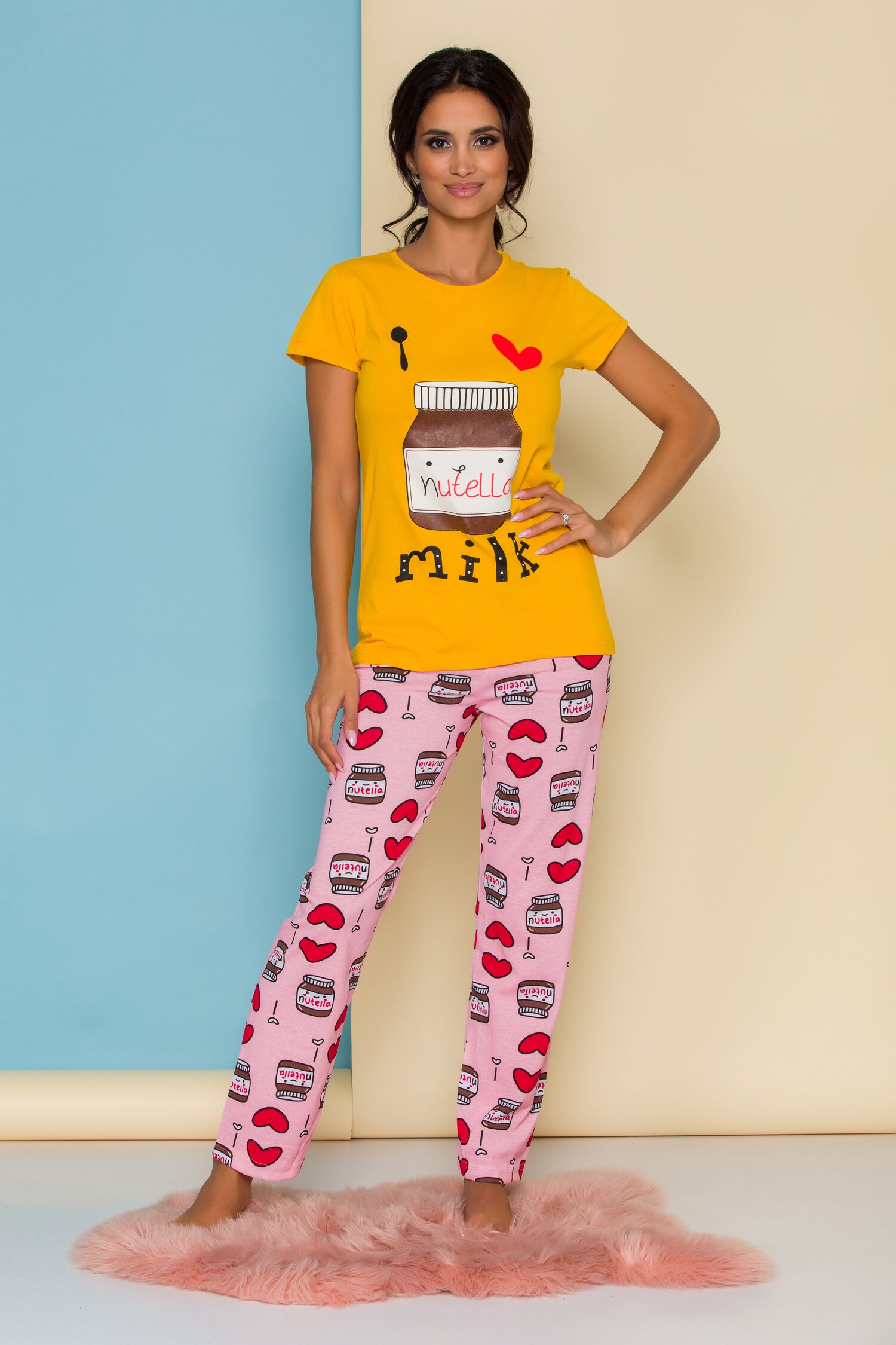 Pijama Love Nutella cu tricou galben si pantaloni roz