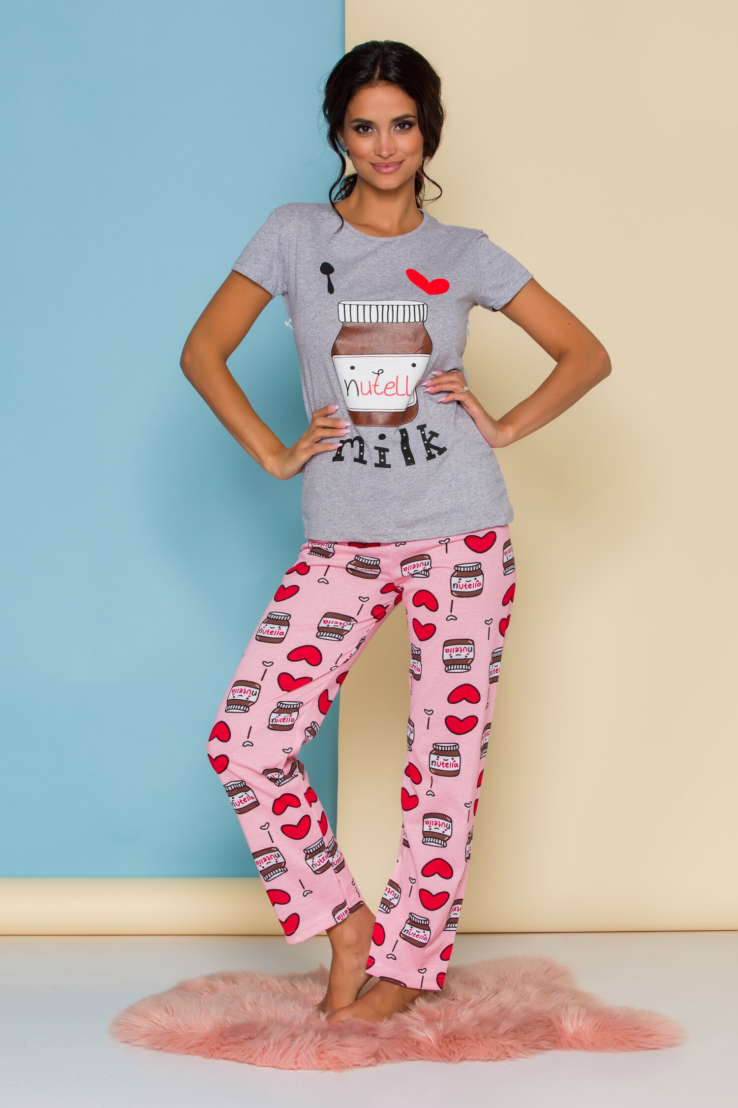 Pijama Love Nutella cu tricou gri si pantaloni roz