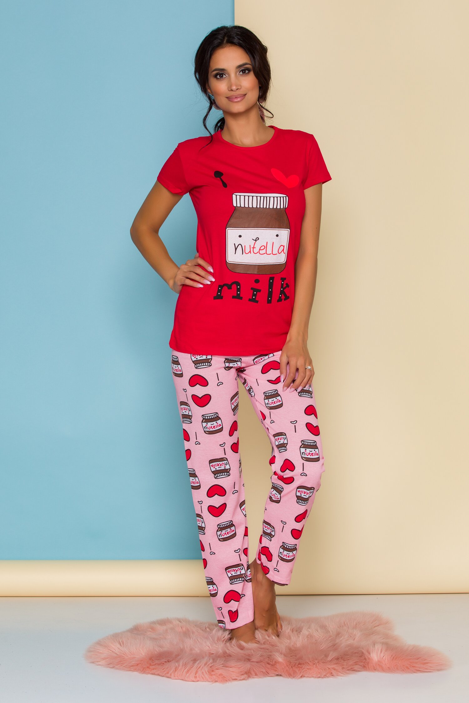 Pijama Love Nutella cu tricou rosu si pantaloni roz