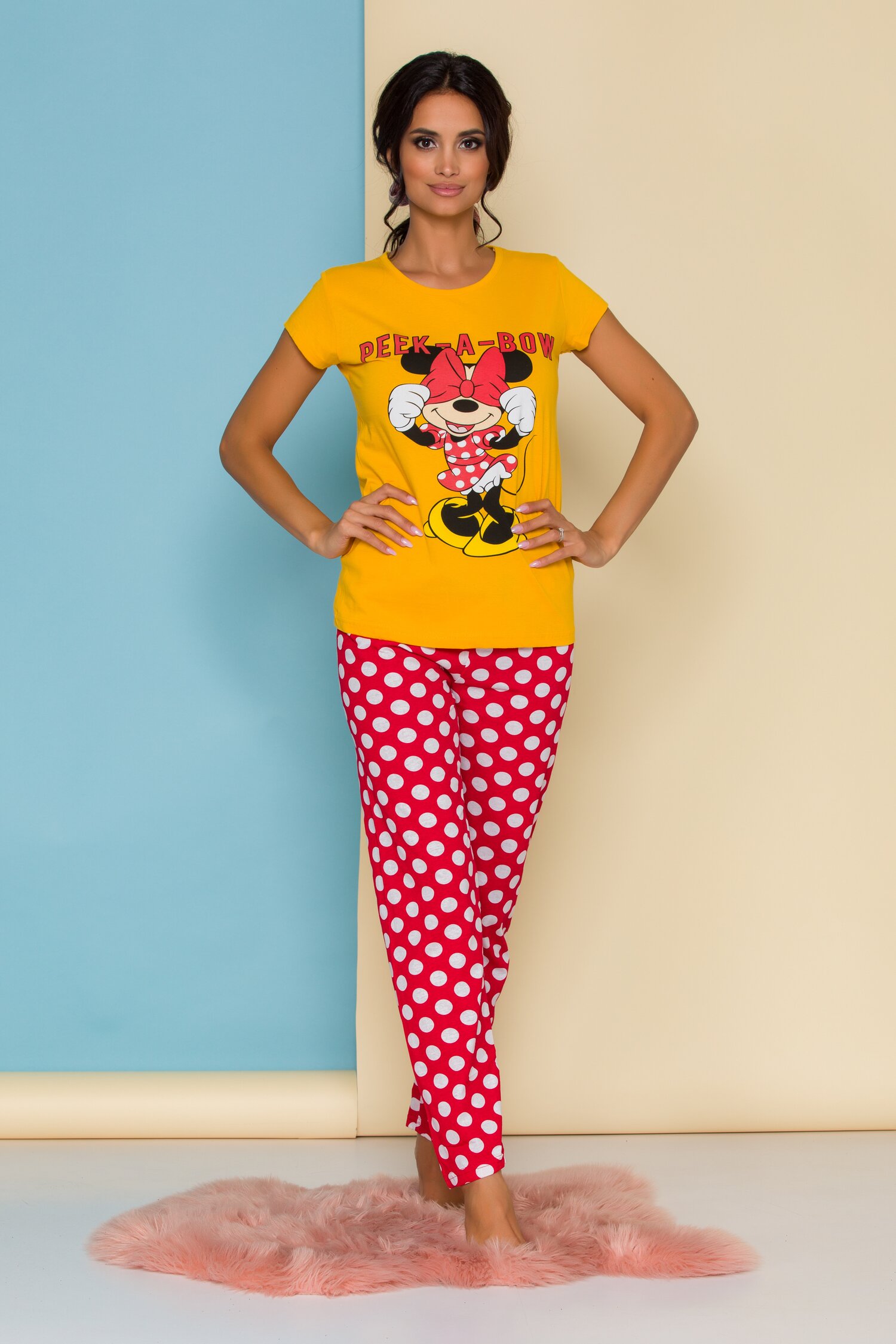 Pijama Peak-a-bow cu tricou galben Minnie Mouse si buline