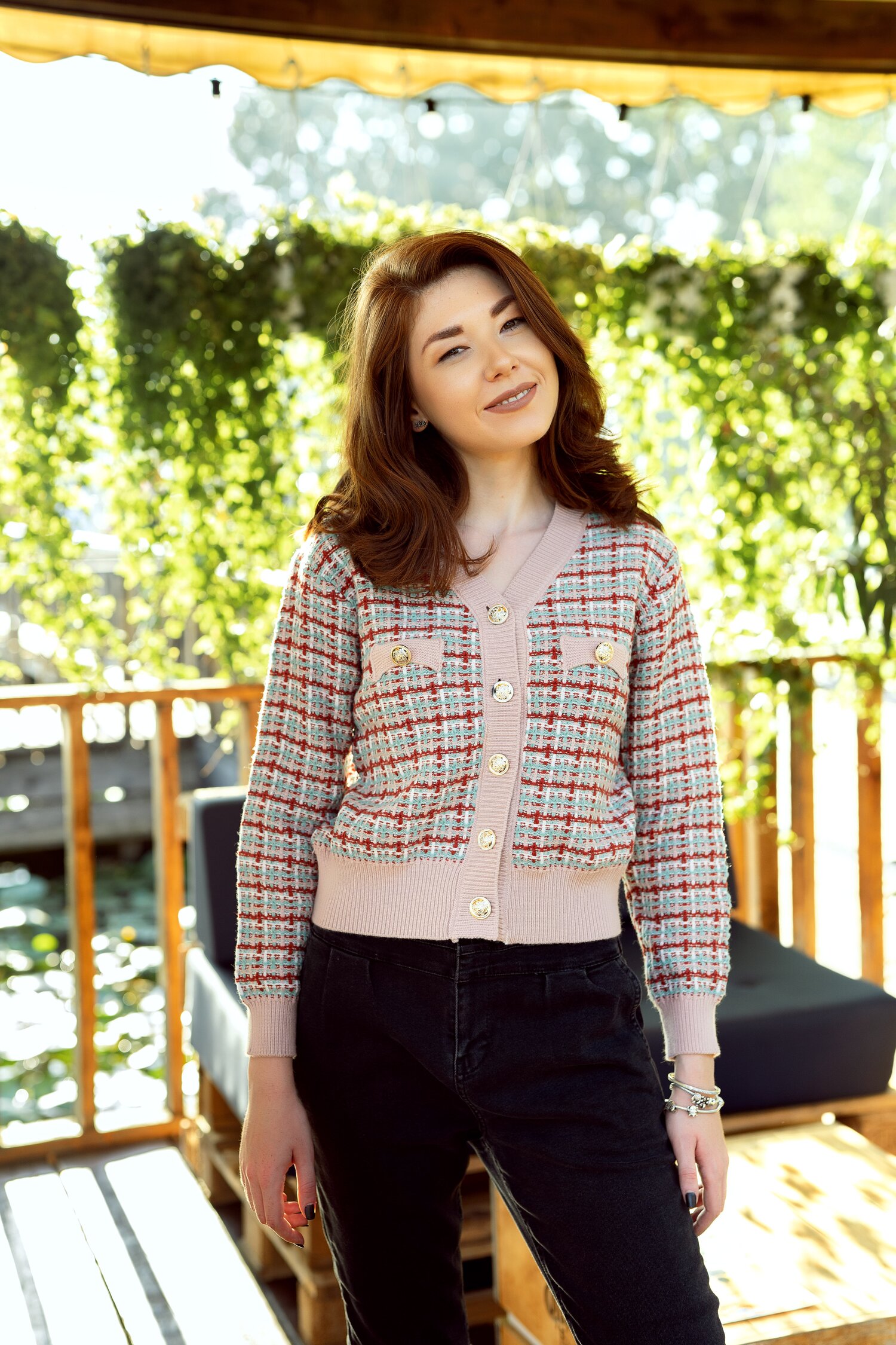 Pulover Dariana roz cu detalii caramizii