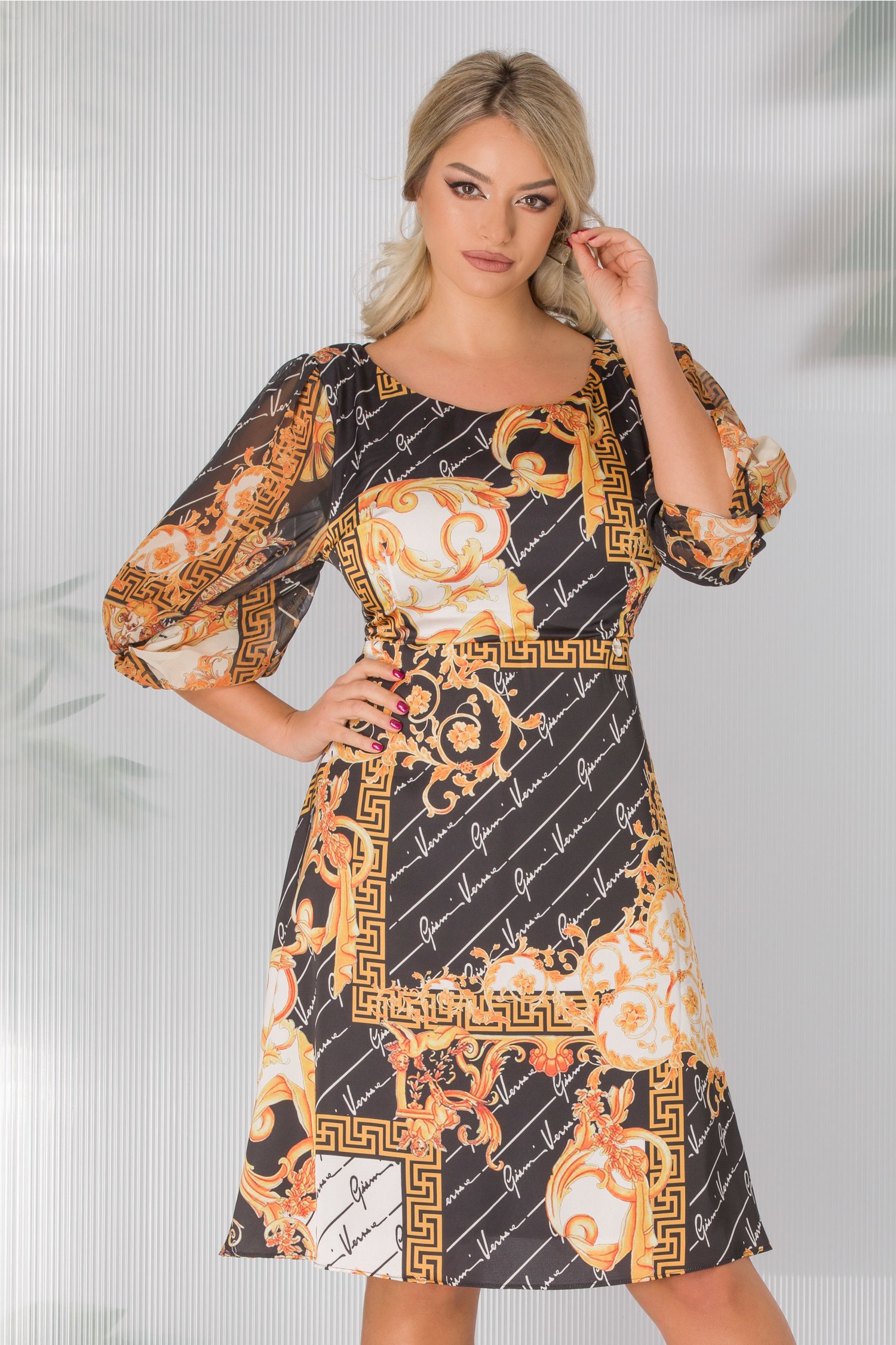 Rochie Amalia neagra cu imprimeuri dinamice