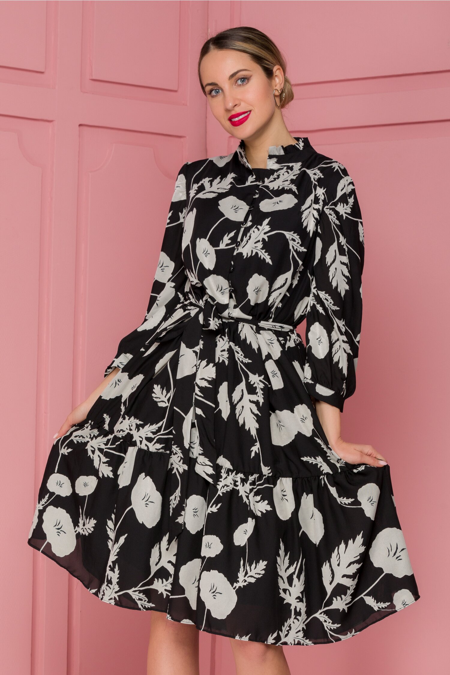 Rochie Andra neagra cu imprimeuri florale si volan la baza