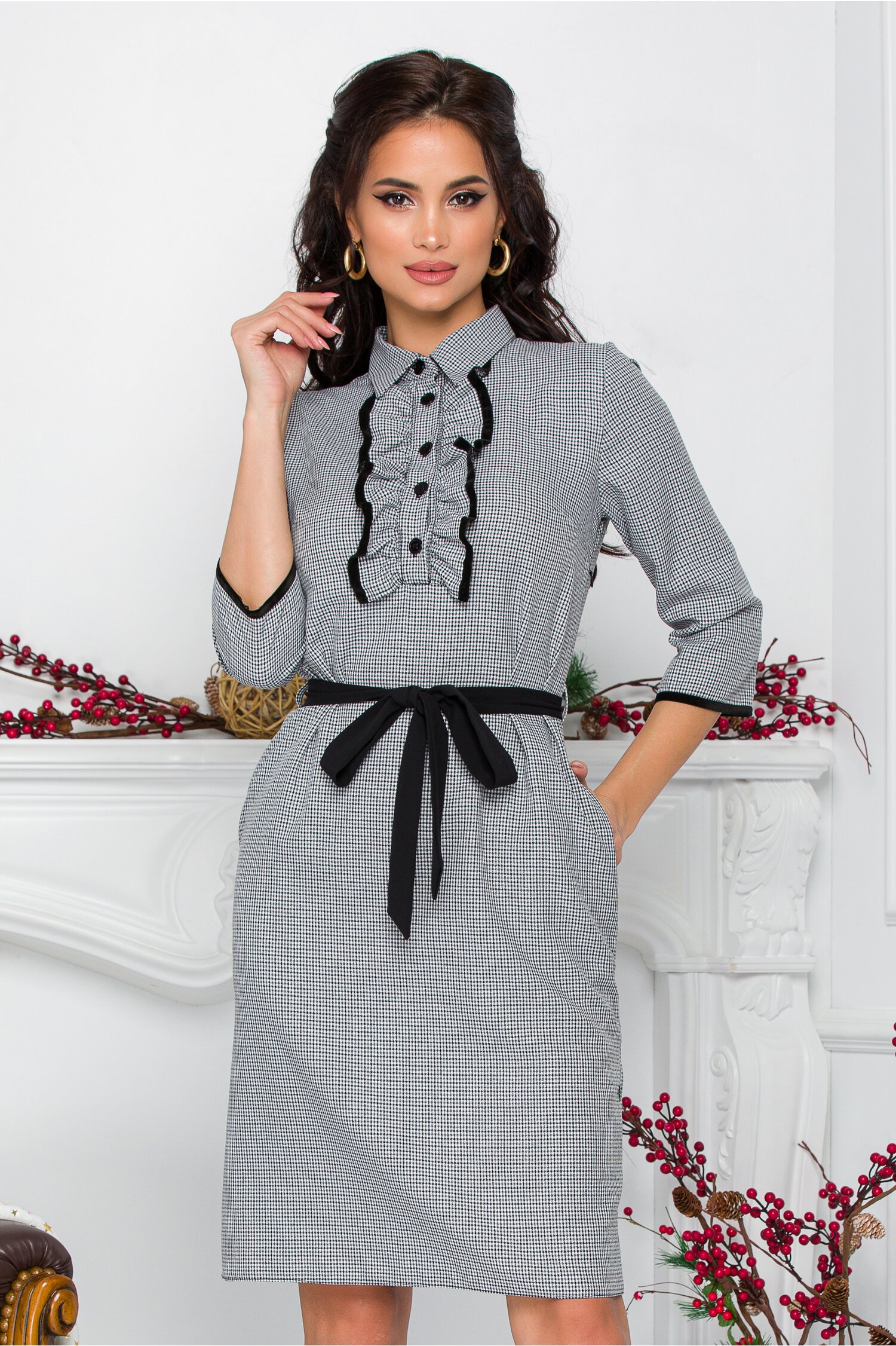 Rochie Ania office cu carouri si volnas la bust