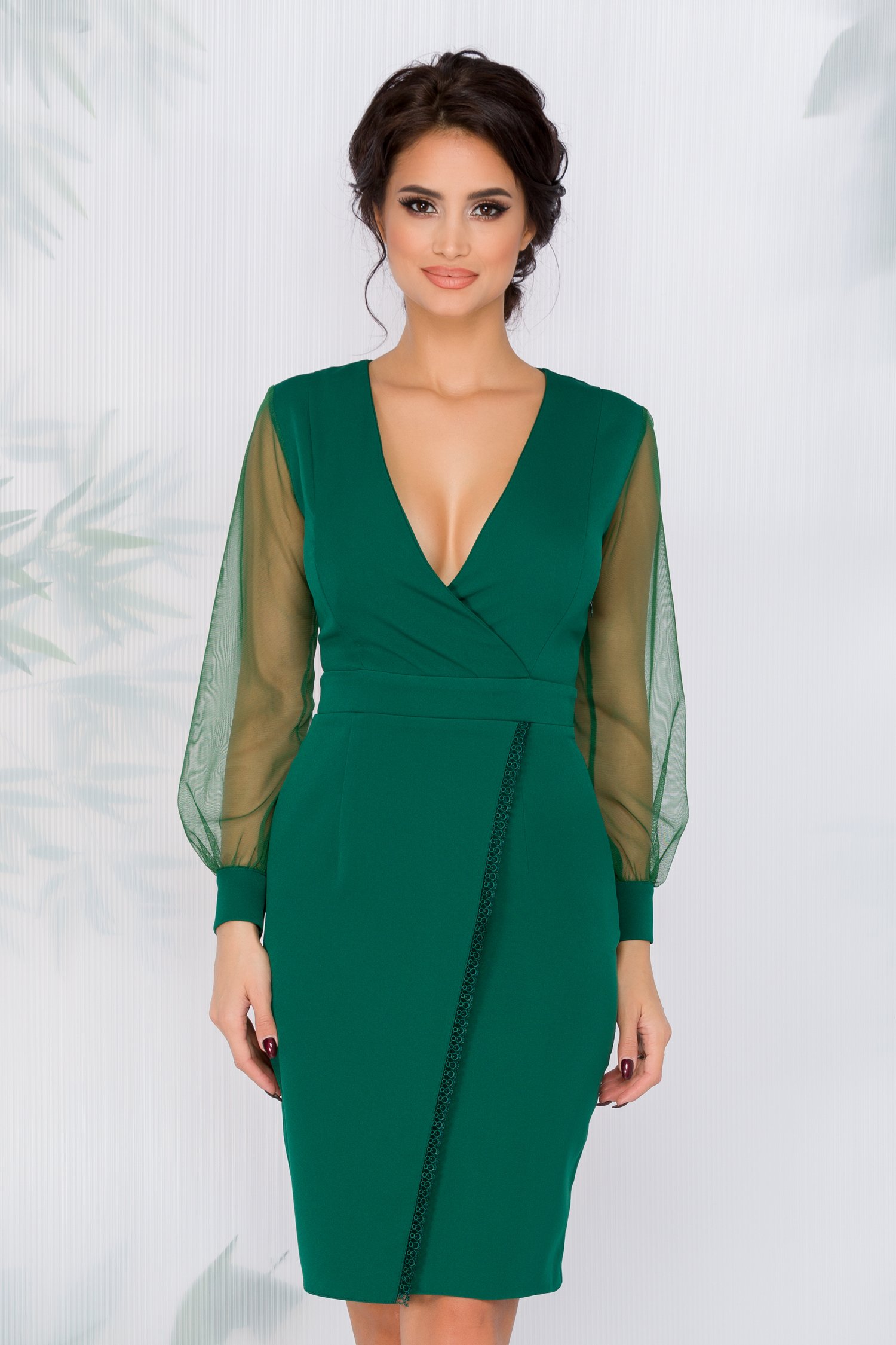 Rochie Bella verde cu design petrecut si maneci din tull