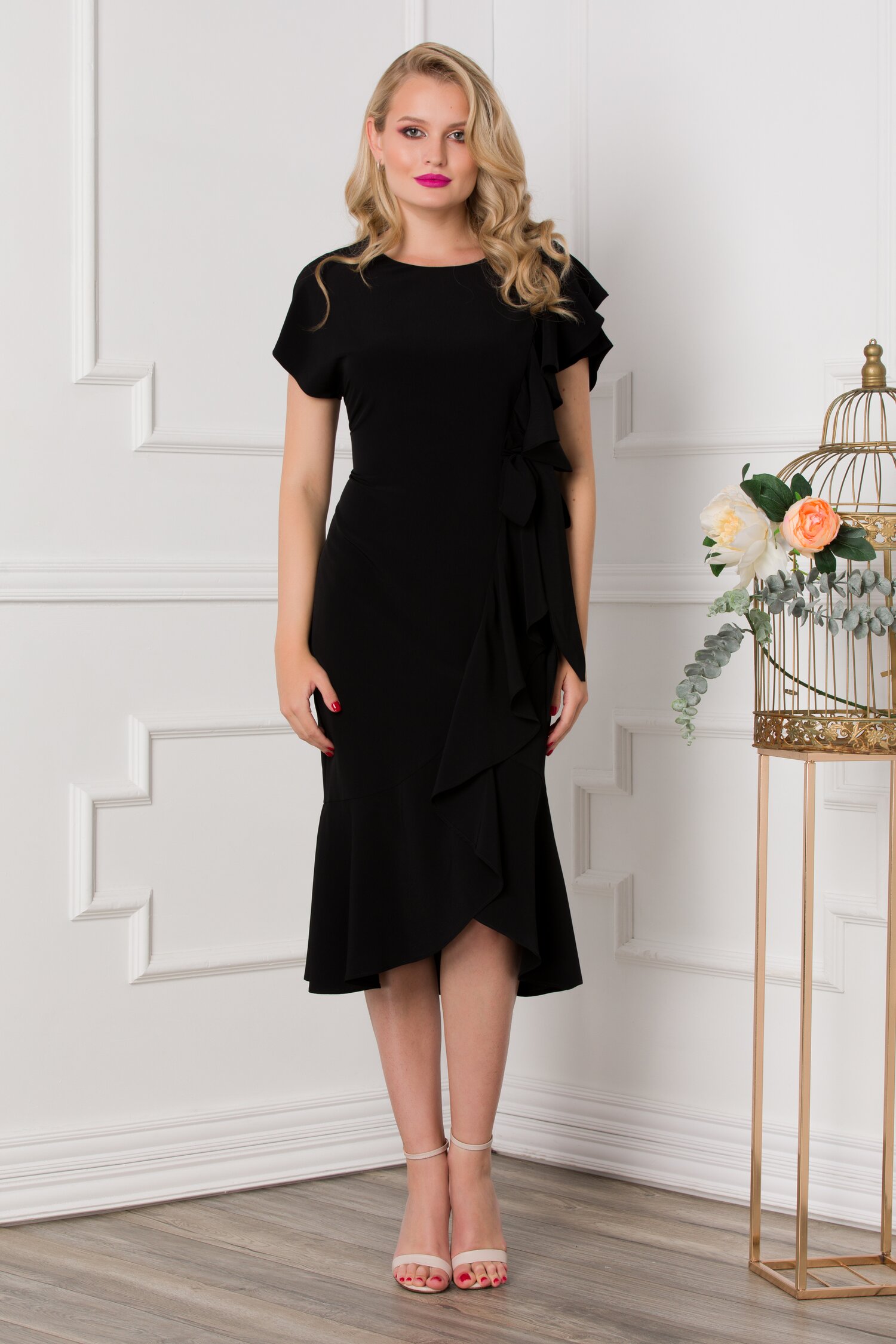Rochie Carmen neagra cu volan si design petrecut