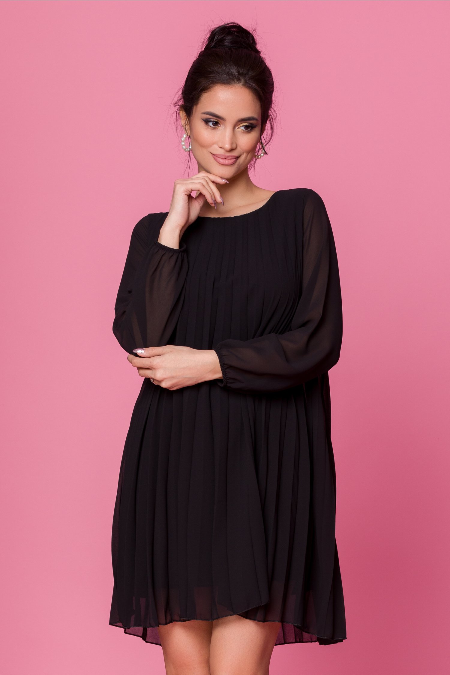 Rochie caroline neagra din voal plisat