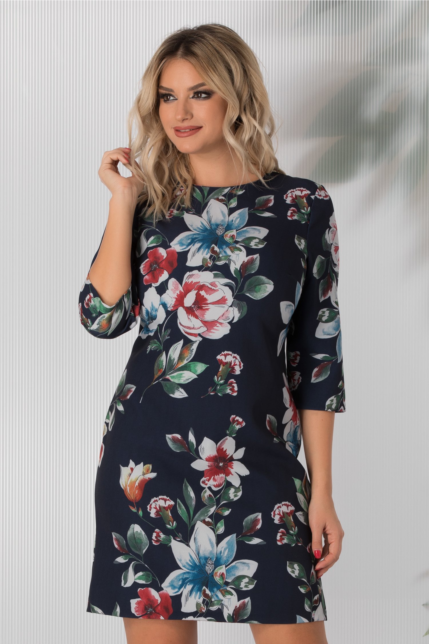 Rochie damiana bleumarin cu imprimeuri florale colorate