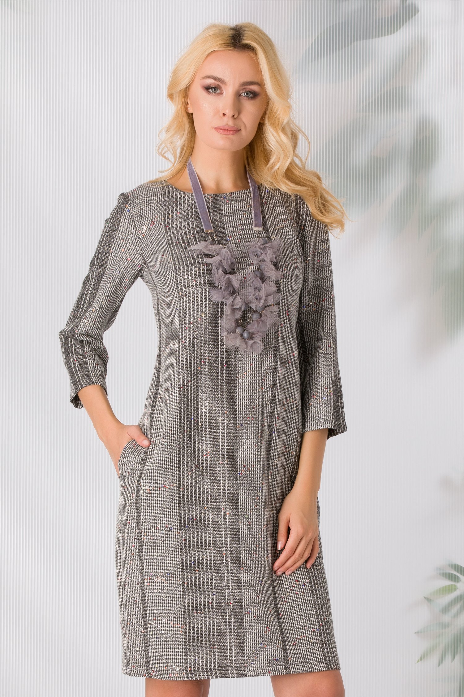 Rochie Daniela gri cu dungi si paiete delicate