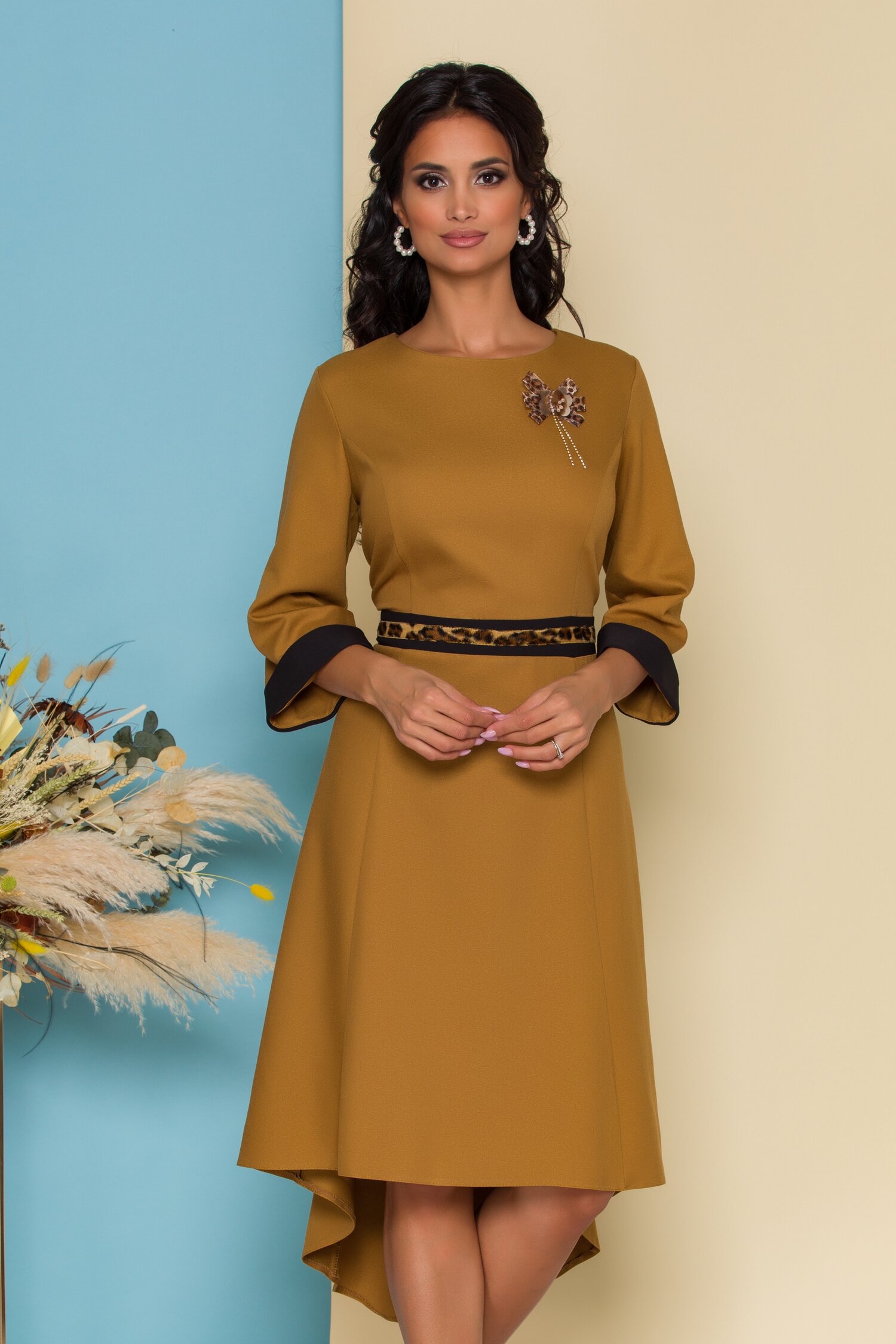 Rochie Danna camel cu insertie animal print in talie