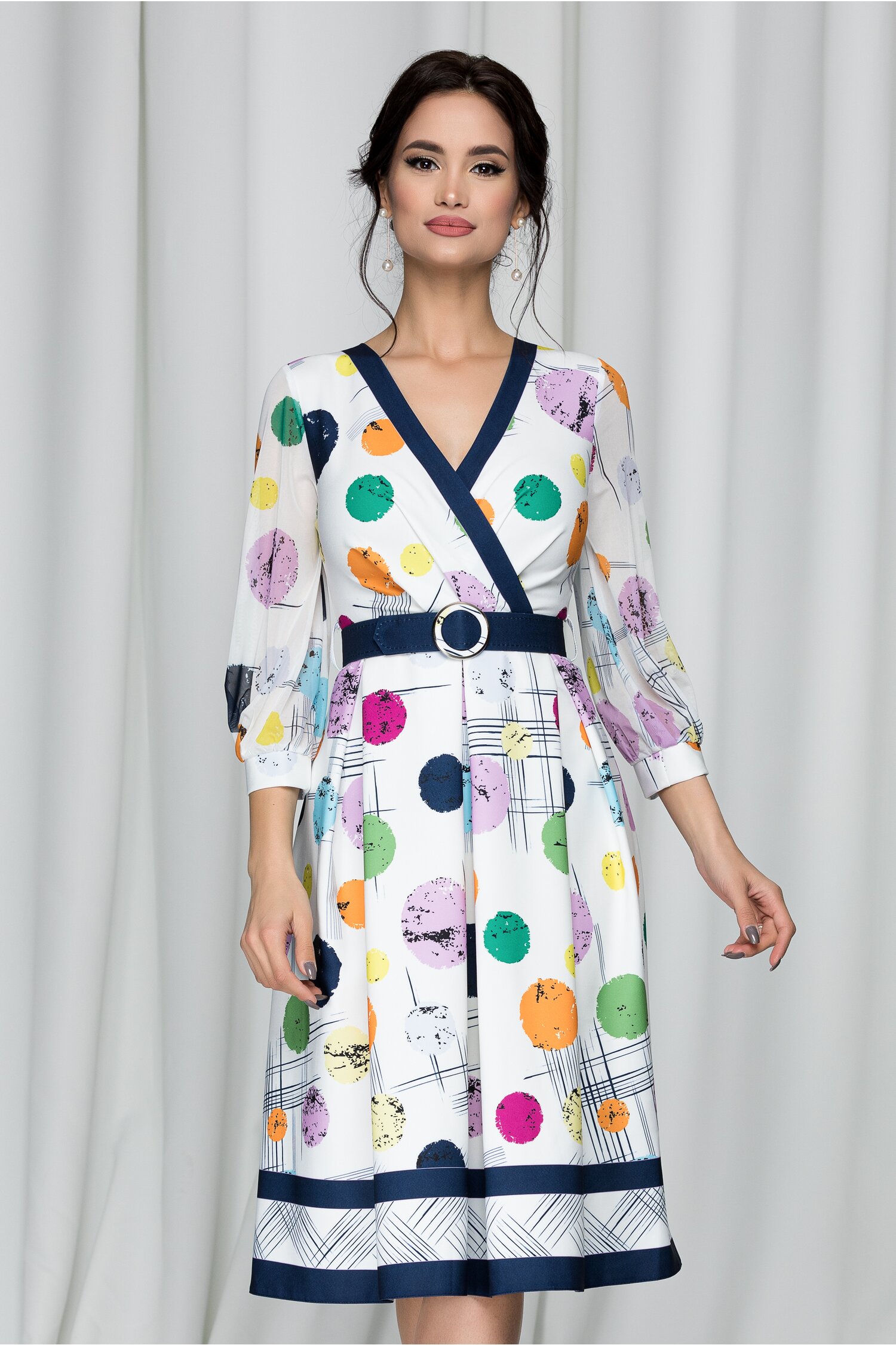 Rochie delia alba cu buline bleumarin