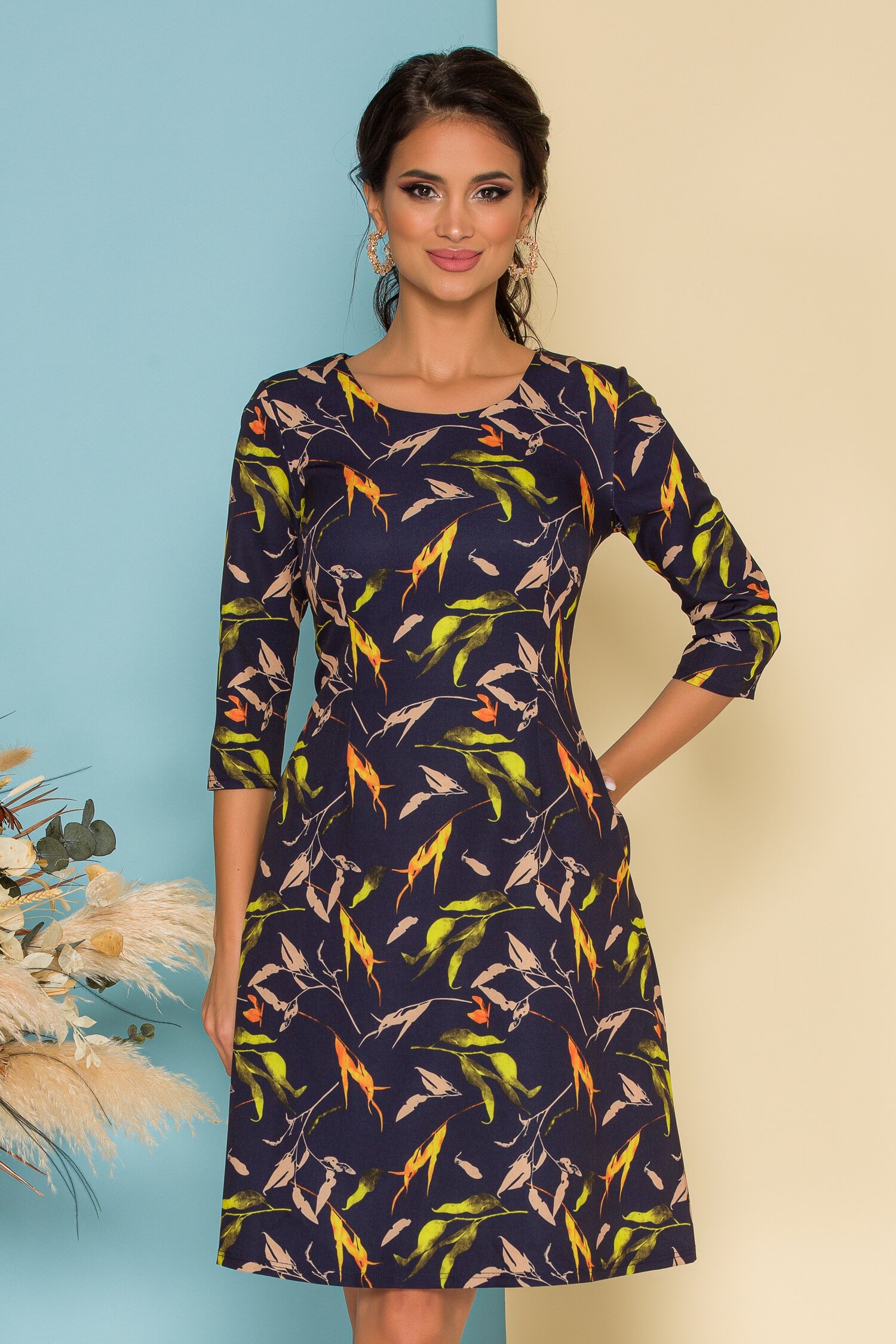 Rochie Disha bleumarin cu imprimeuri tomnatice