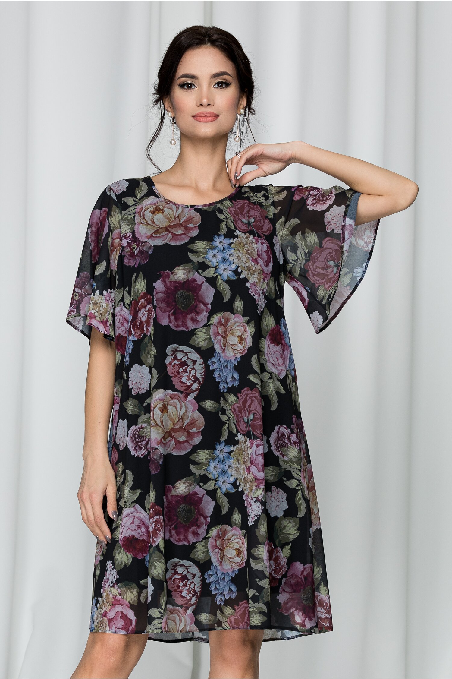 Rochie Dorina vaporoasa neagra cu imprimeu floral roses