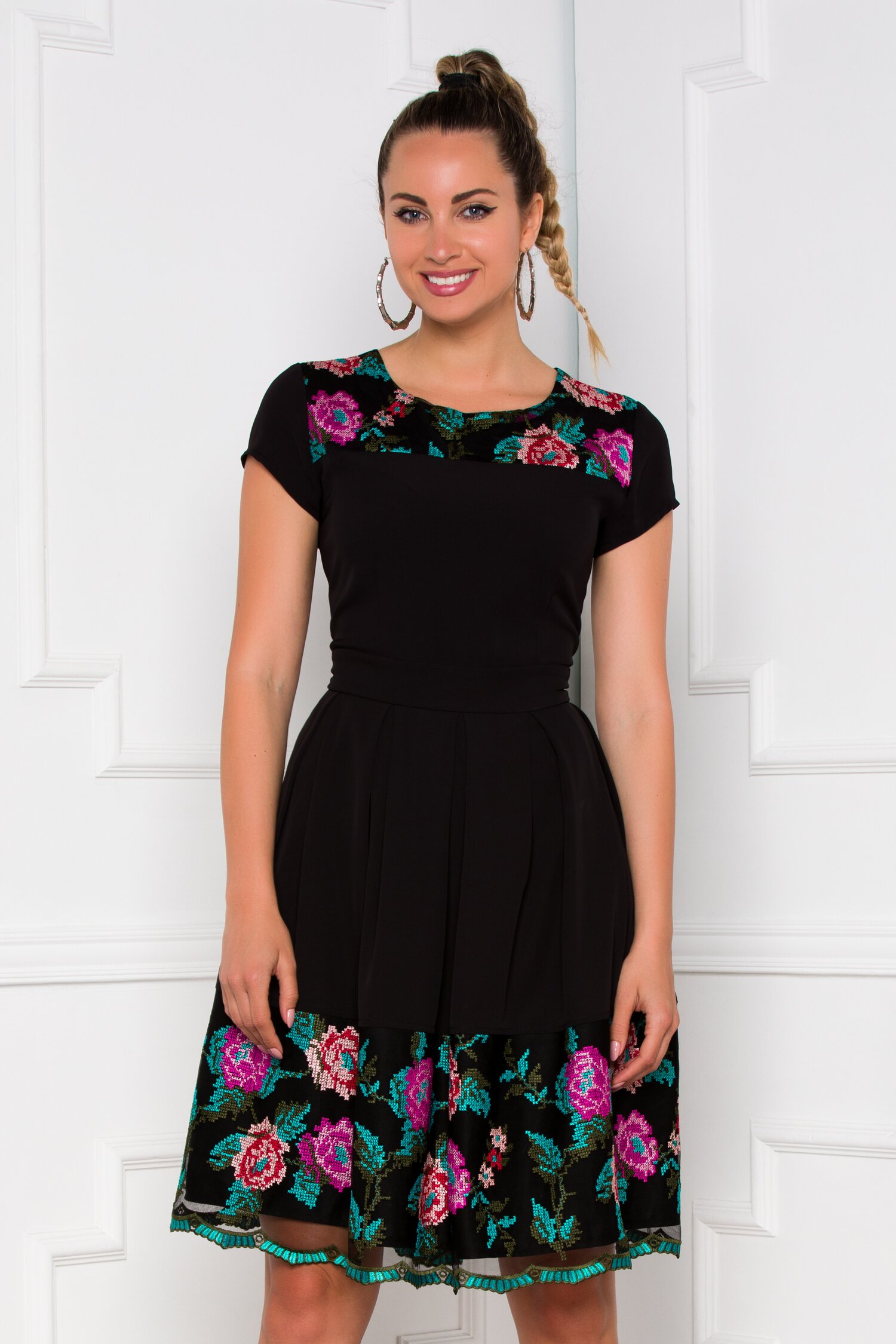 Rochie ella collection angy neagra cu broderie traditionala in nuante de turcoaz si fucsia la decolteu si la baza