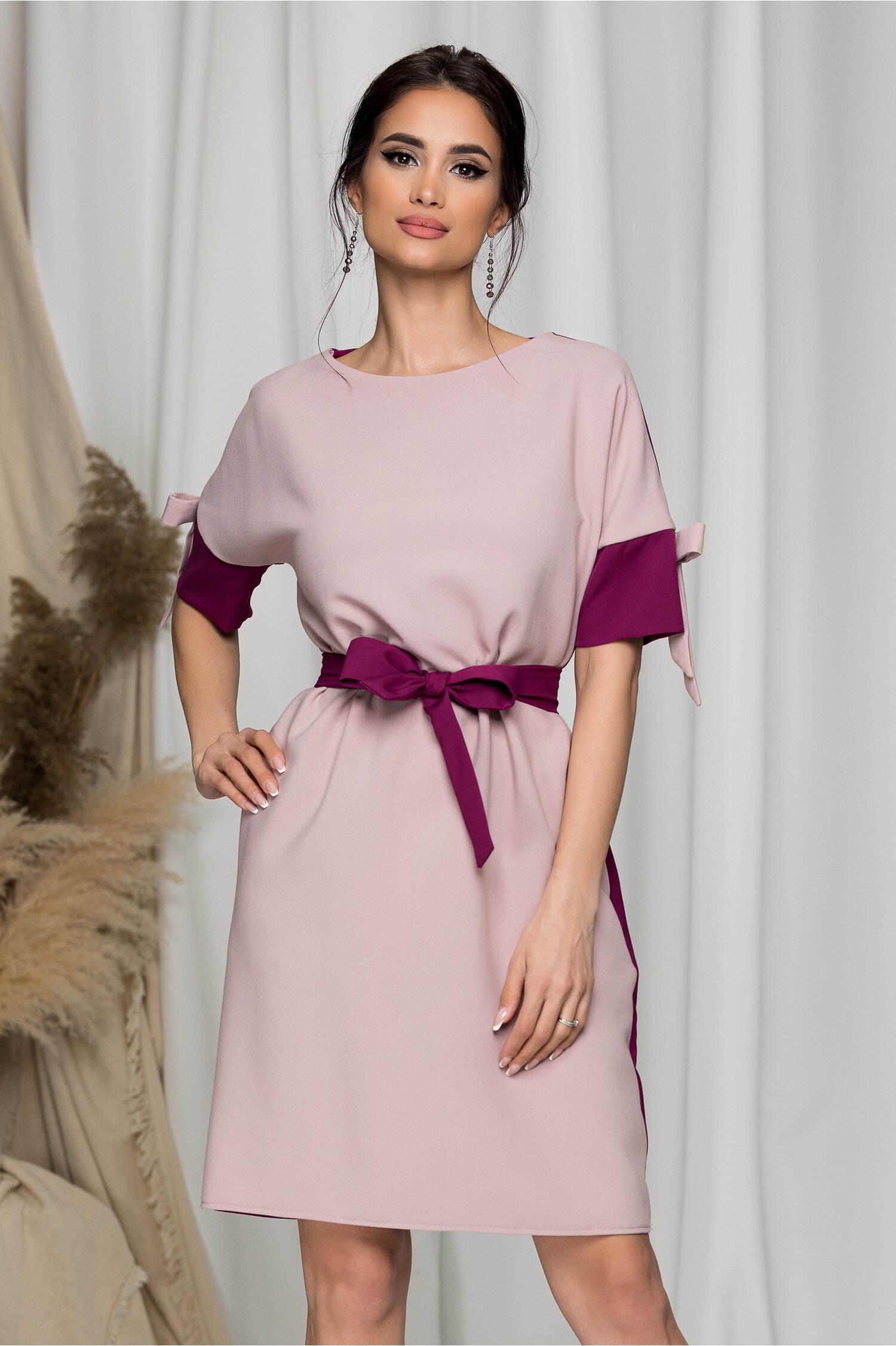 Rochie Ella Collection Demi roz prafuit si magenta cu fundite la maneci