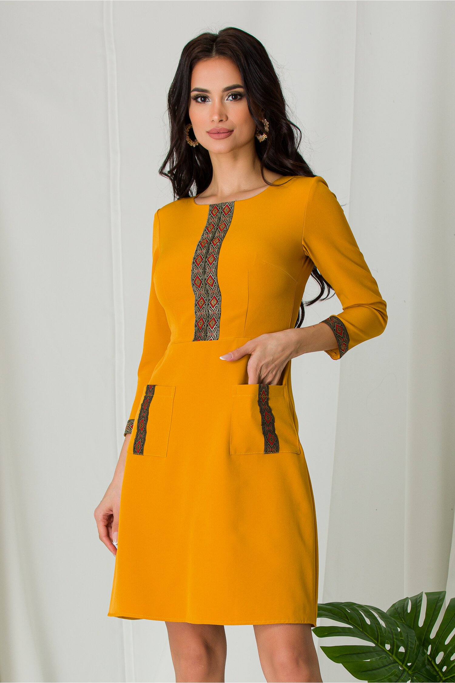 Rochie ella collection ilinca galben mustar cu benzi decorative
