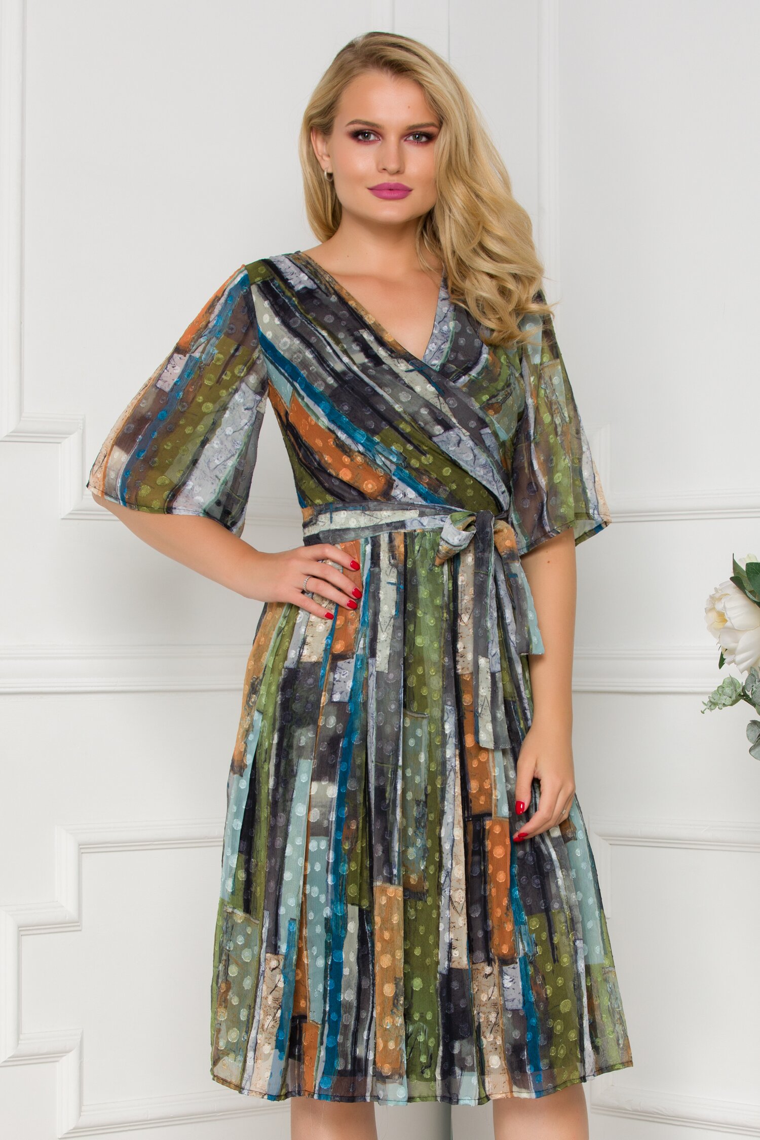 Rochie Ella Collection Smaranda cu imprimeu geometric in nuante de kaki