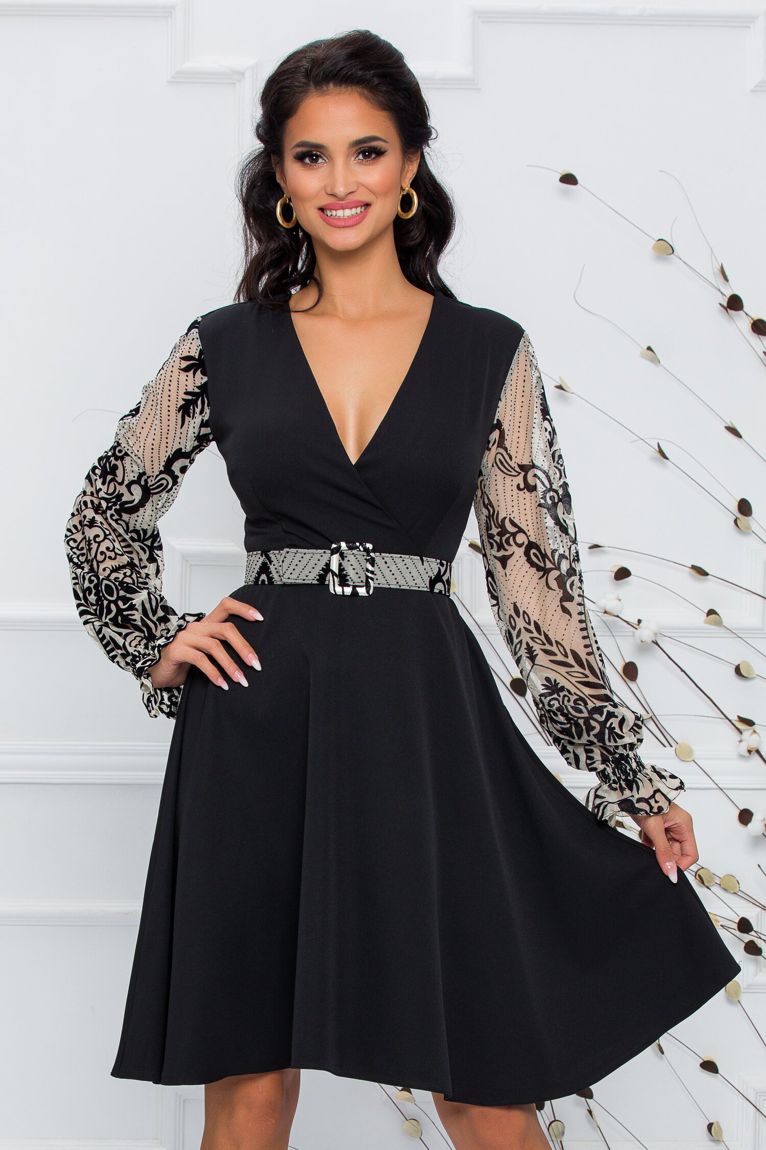Rochie Grace neagra cu maneci din tull beige cu insertii catifelate