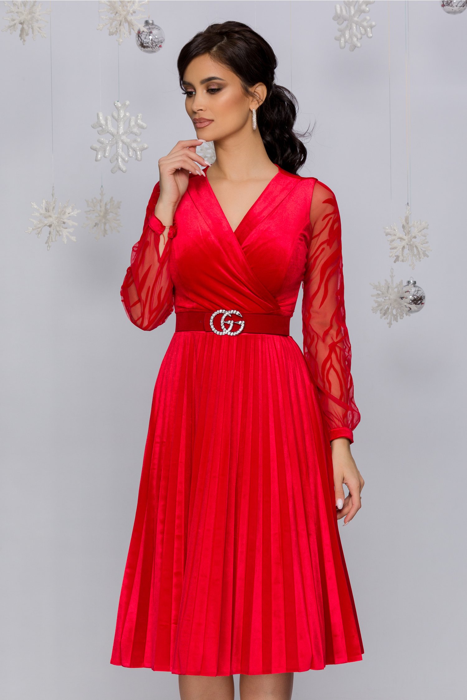 Rochie gynela rosie din catifea cu centura in talie