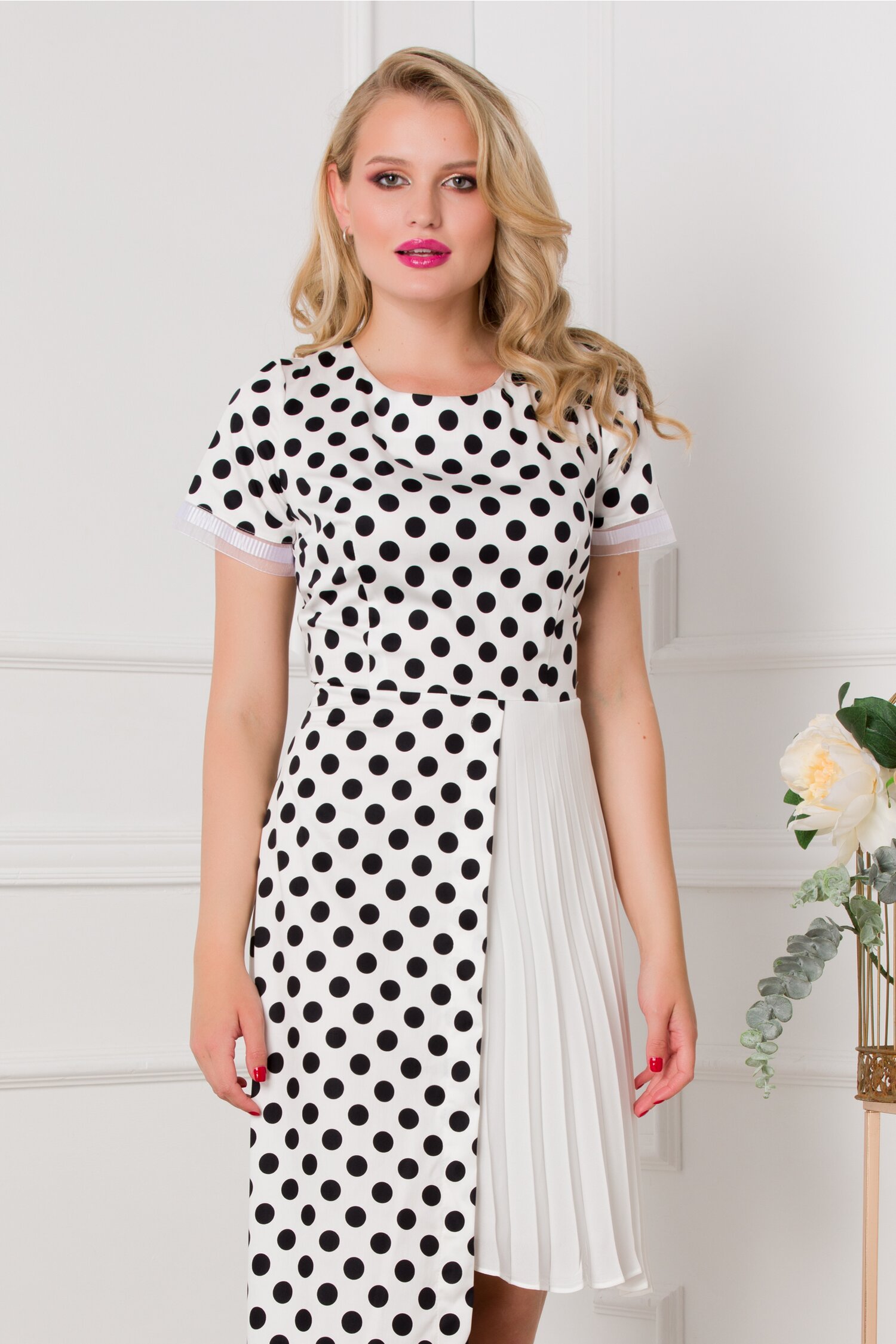 Rochie Iasmina alba cu buline negre
