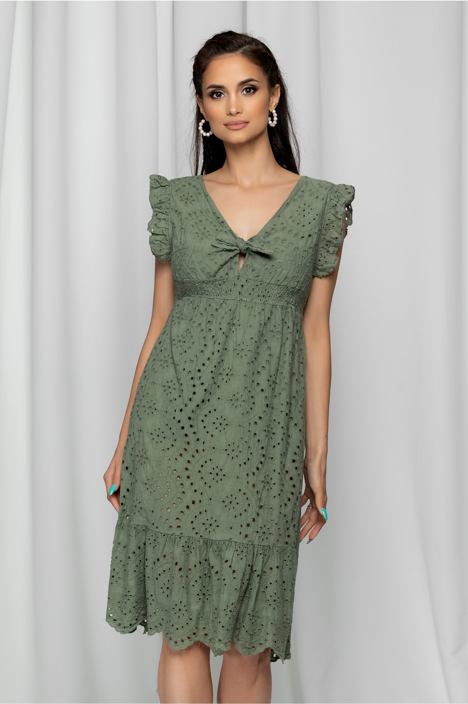 Rochie ida verde army cu nod in zona bustului si model ajurat
