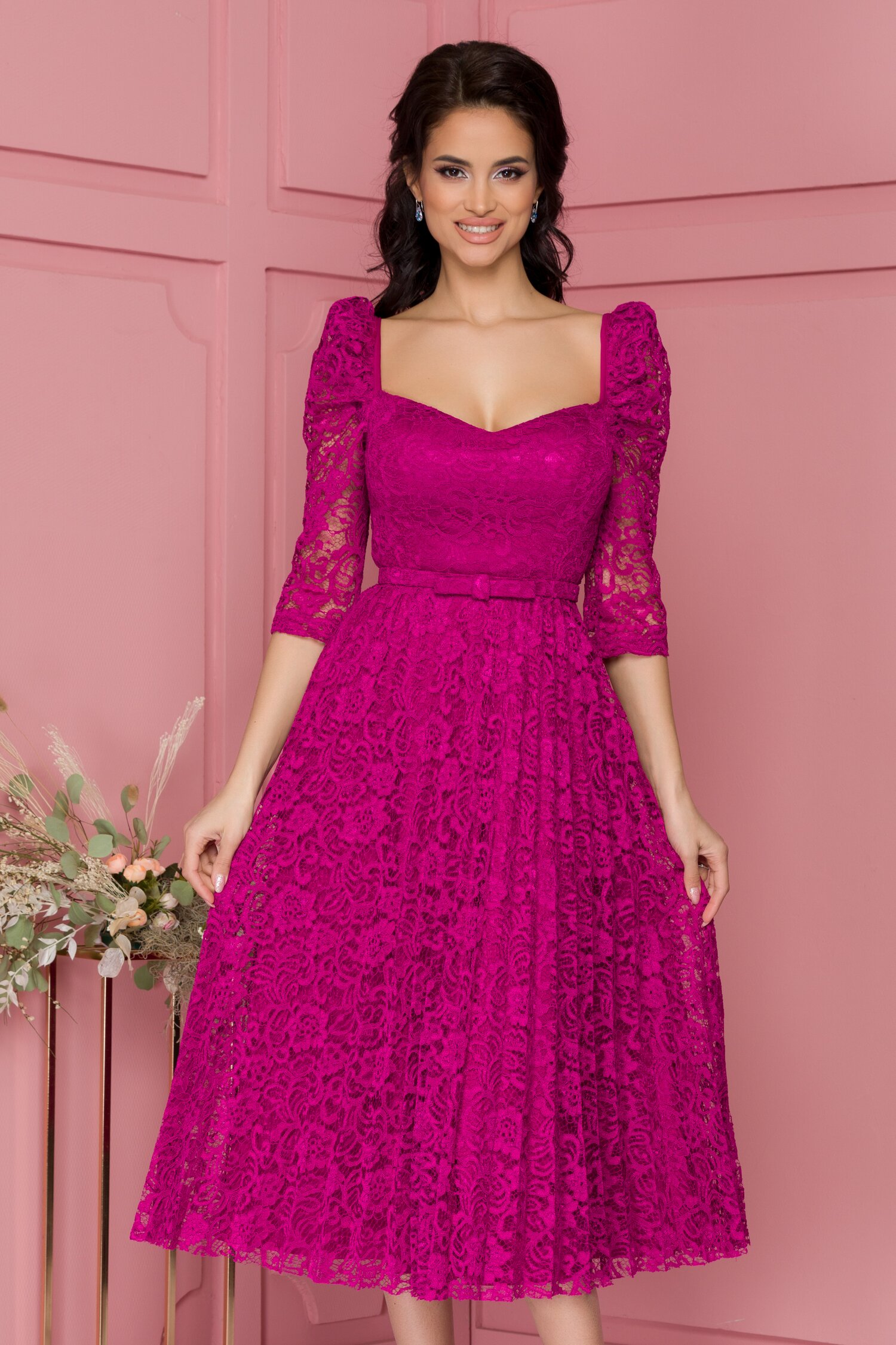 Rochie Julie midi din dantela magenta