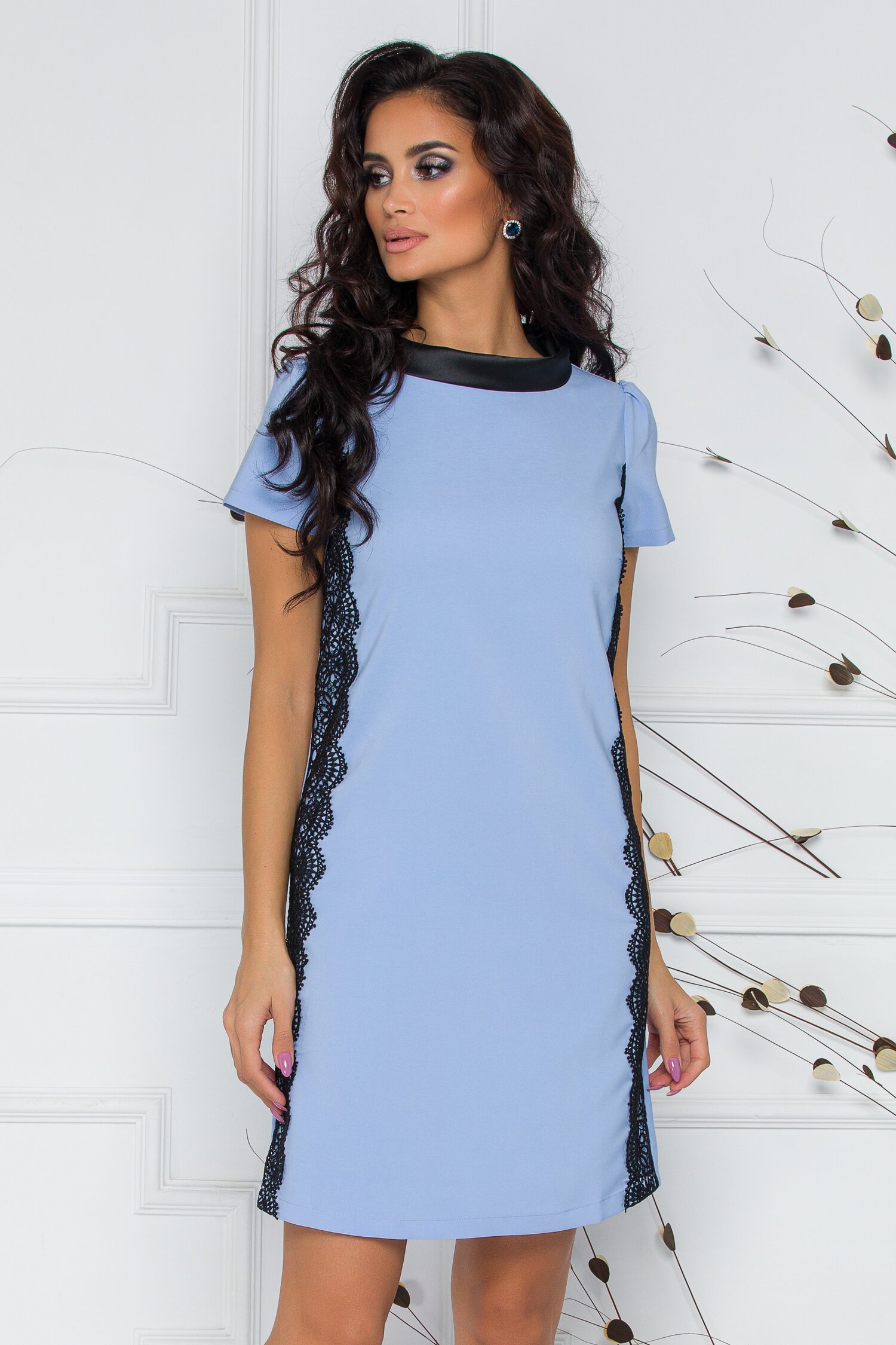 Rochie LaDonna bleu cu broderie si guler negru