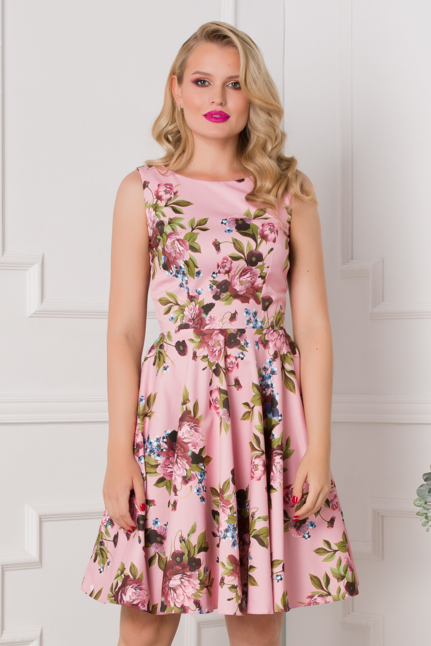 Rochie Lorena roz pudrat cu imprimeu floral