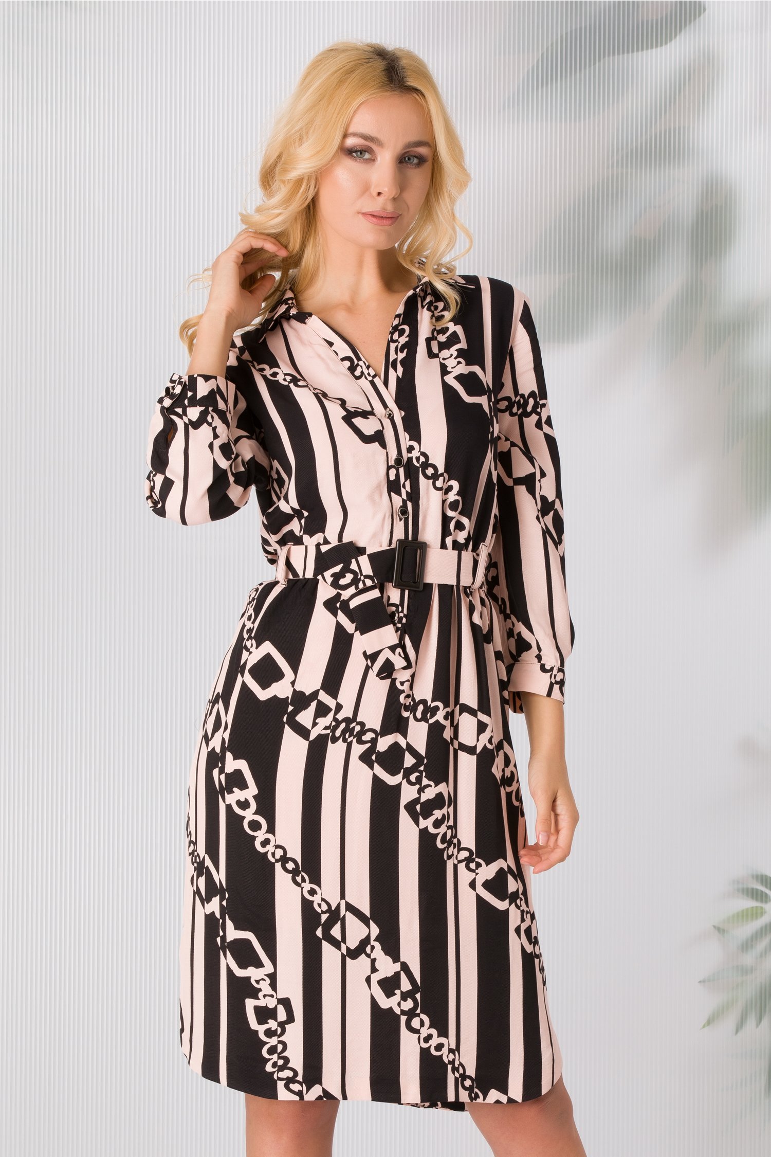 Rochie melba roz cu dungi negre si imprimeu chain