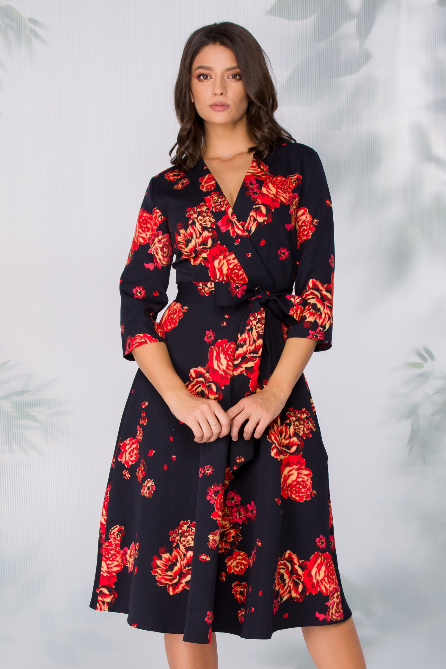 Rochie mira bleumarin cu tradafiri