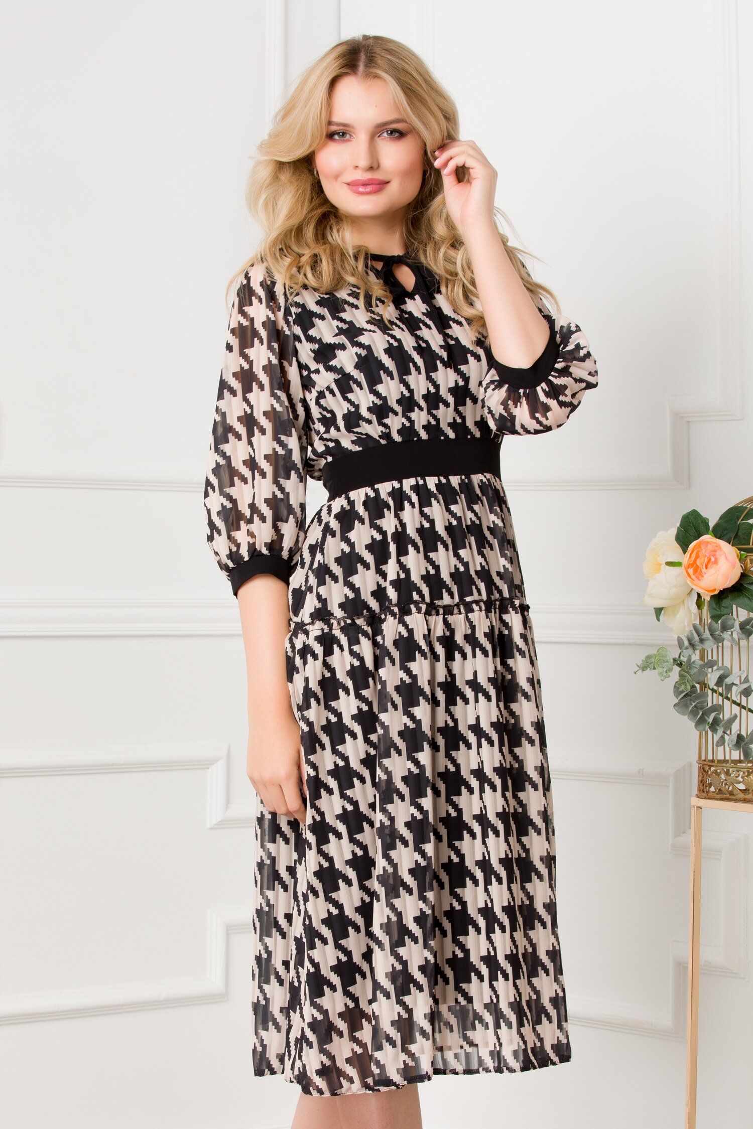 Rochie Moze cu print picior de cocos negru cu bej