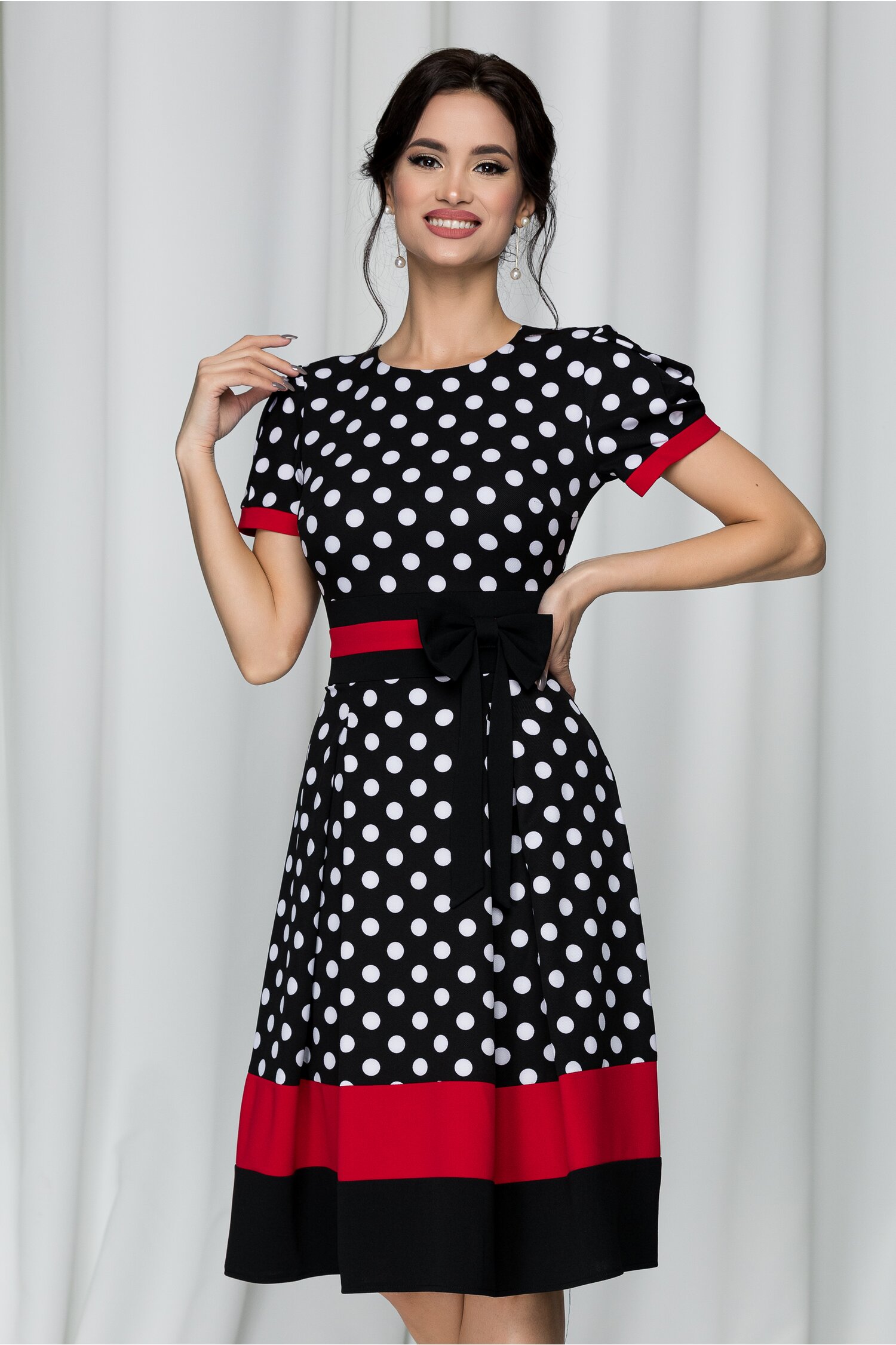 Rochie moze neagra cu dungi rosii si buline albe