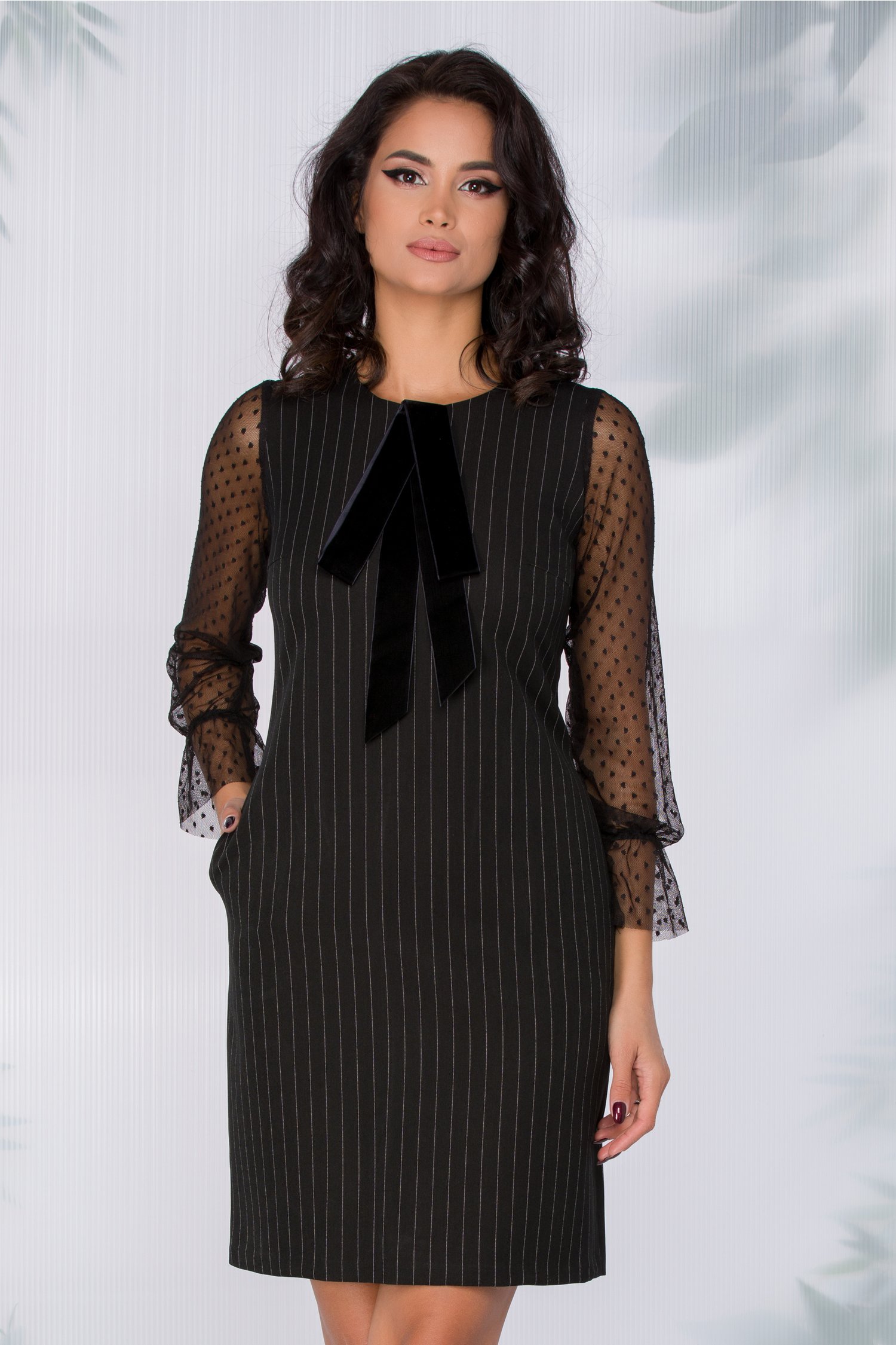 Rochie moze neagra cu dungi si maneci din tull cu buline