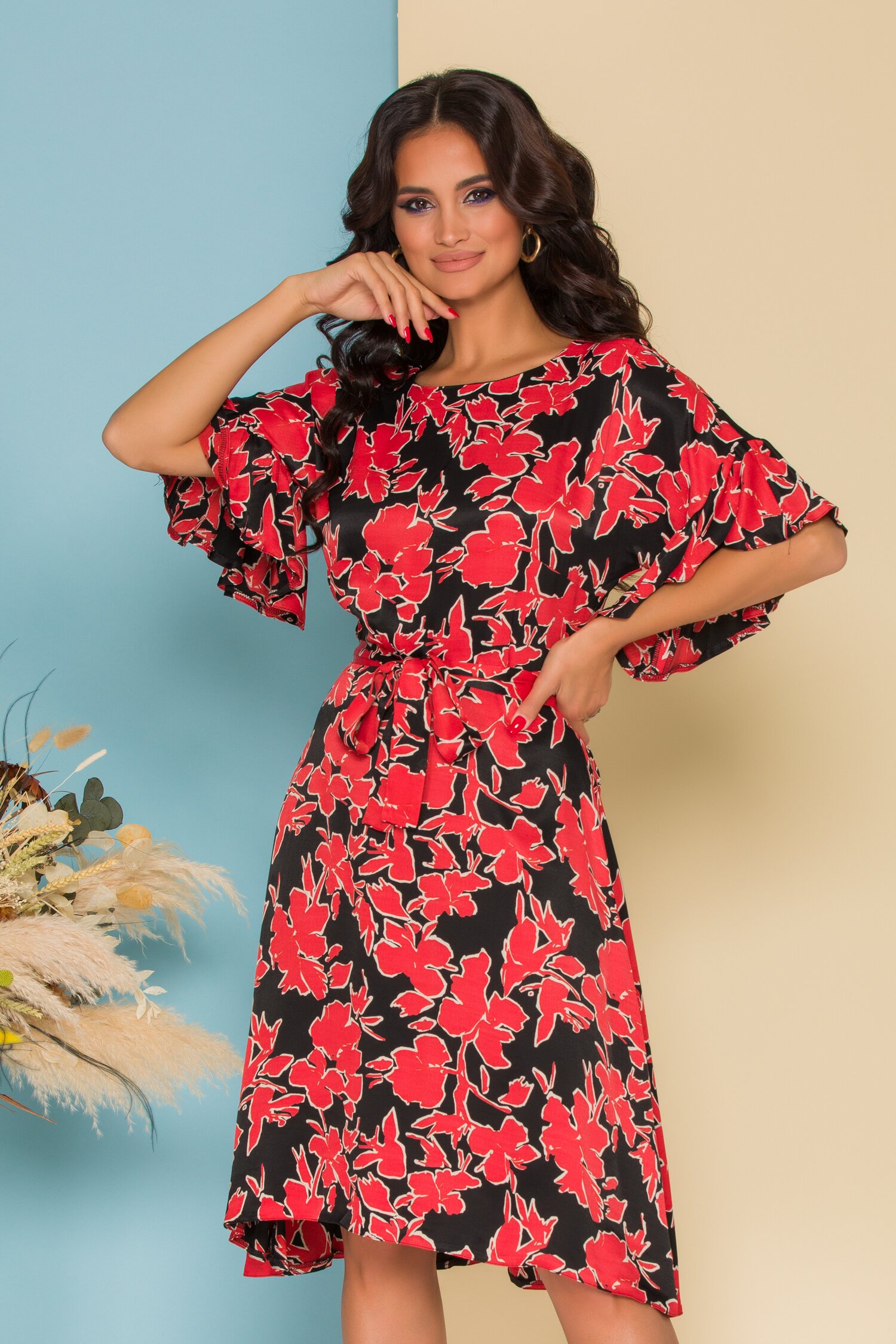 Rochie Moze neagra lejera cu imprimeuri florale rosii