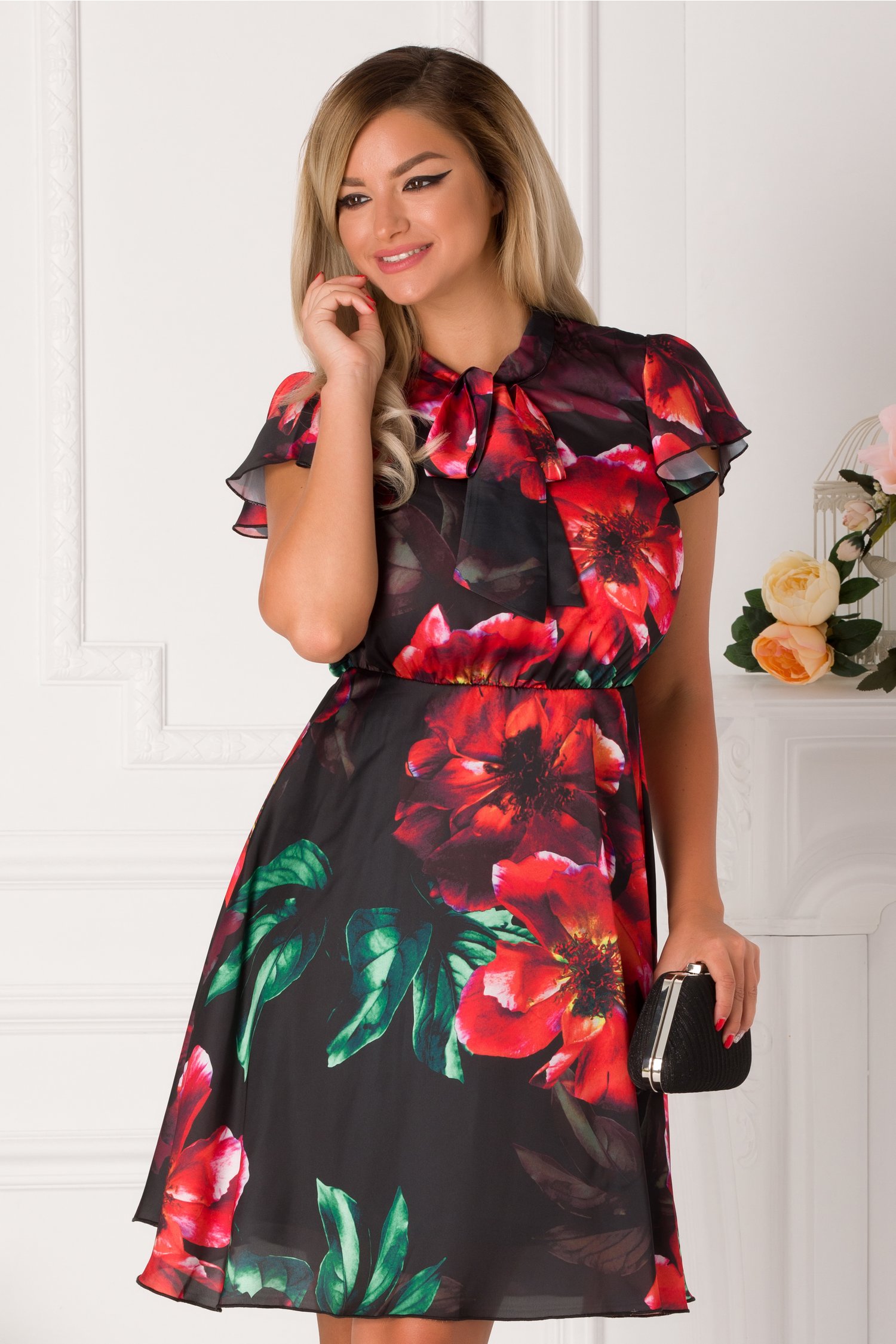 Rochie Nely neagra cu imprimeuri florale rosii