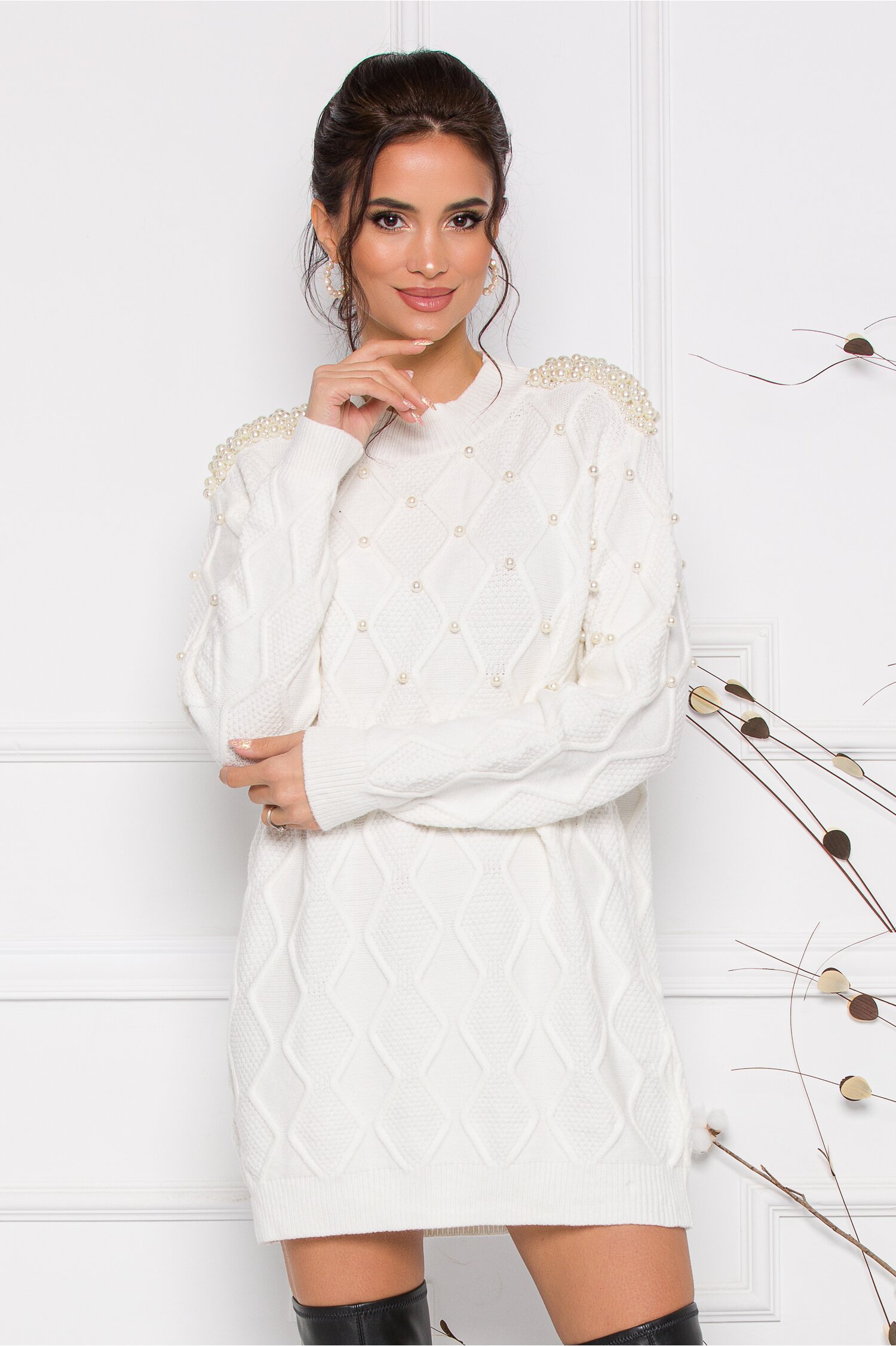 Rochie Pearl alba din tricot accesorizata cu perlute